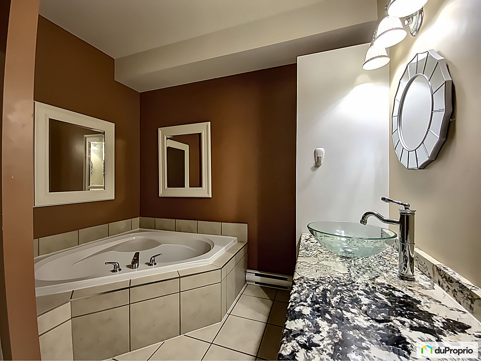 Condo à vendre Gatineau (Hull) 2 chambres 1 salle de bain 1059048 Condo à vendre Gatineau (Hull) 2 chambres 1 salle de bain 1059048