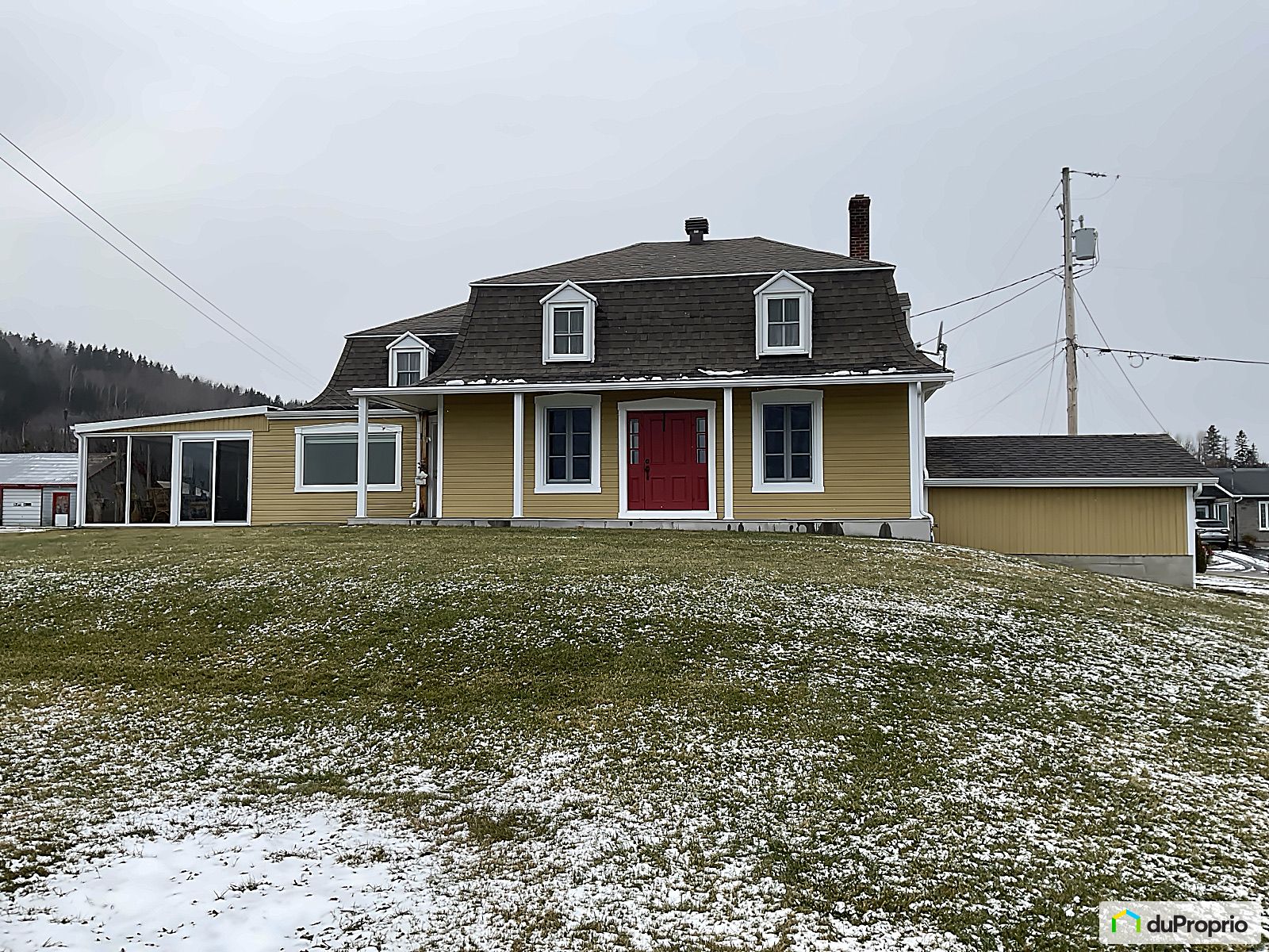 Maison 2 étages à vendre La Malbaie 4 chambres 2 salles de bain 1059297