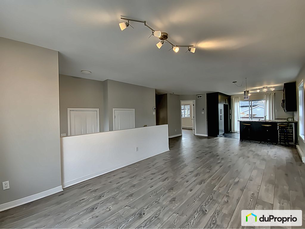 Condos, maisons à vendre, StZotique