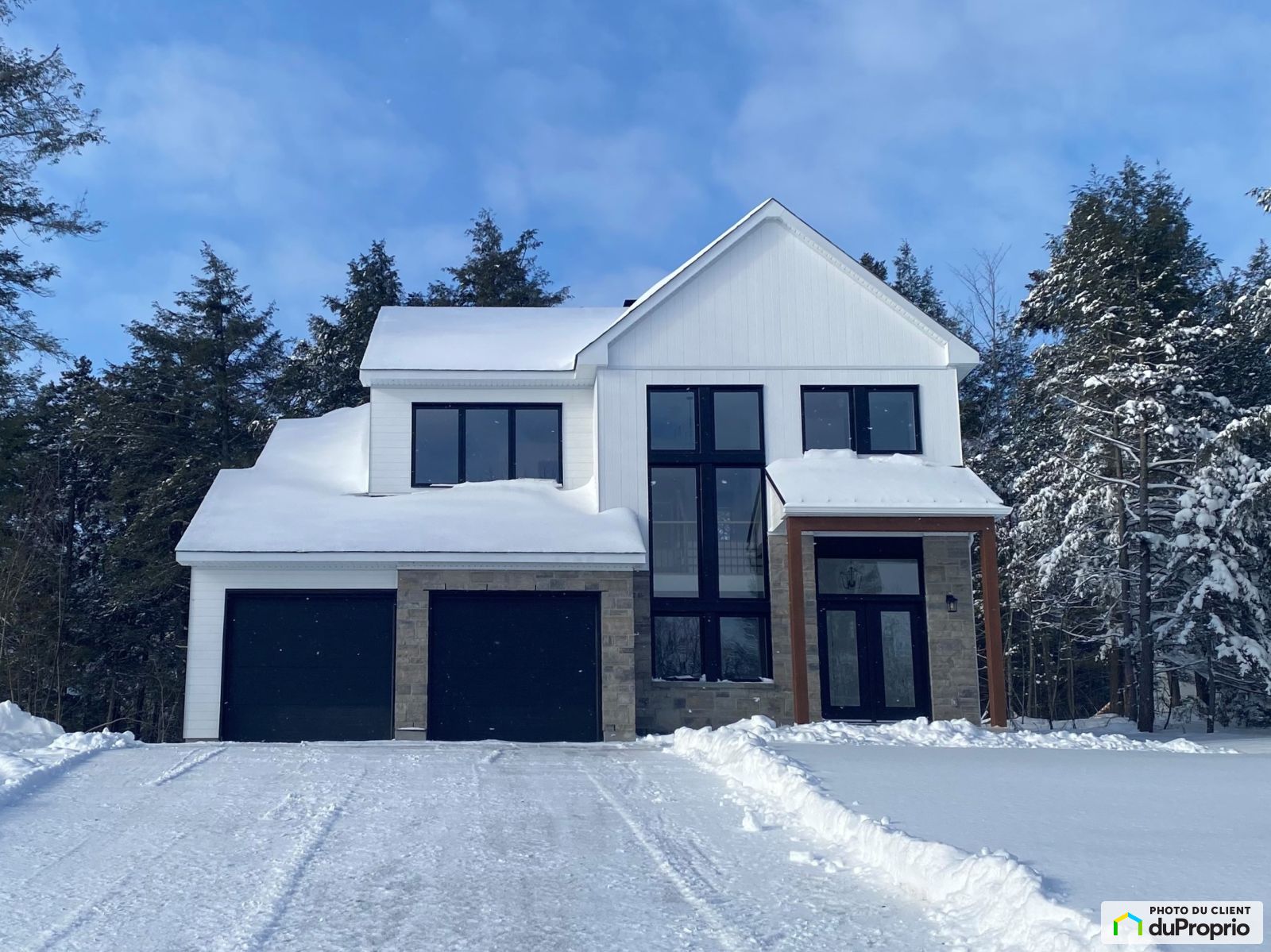 Maison 2 étages neuve à vendre StColomban 4 chambres 1052257