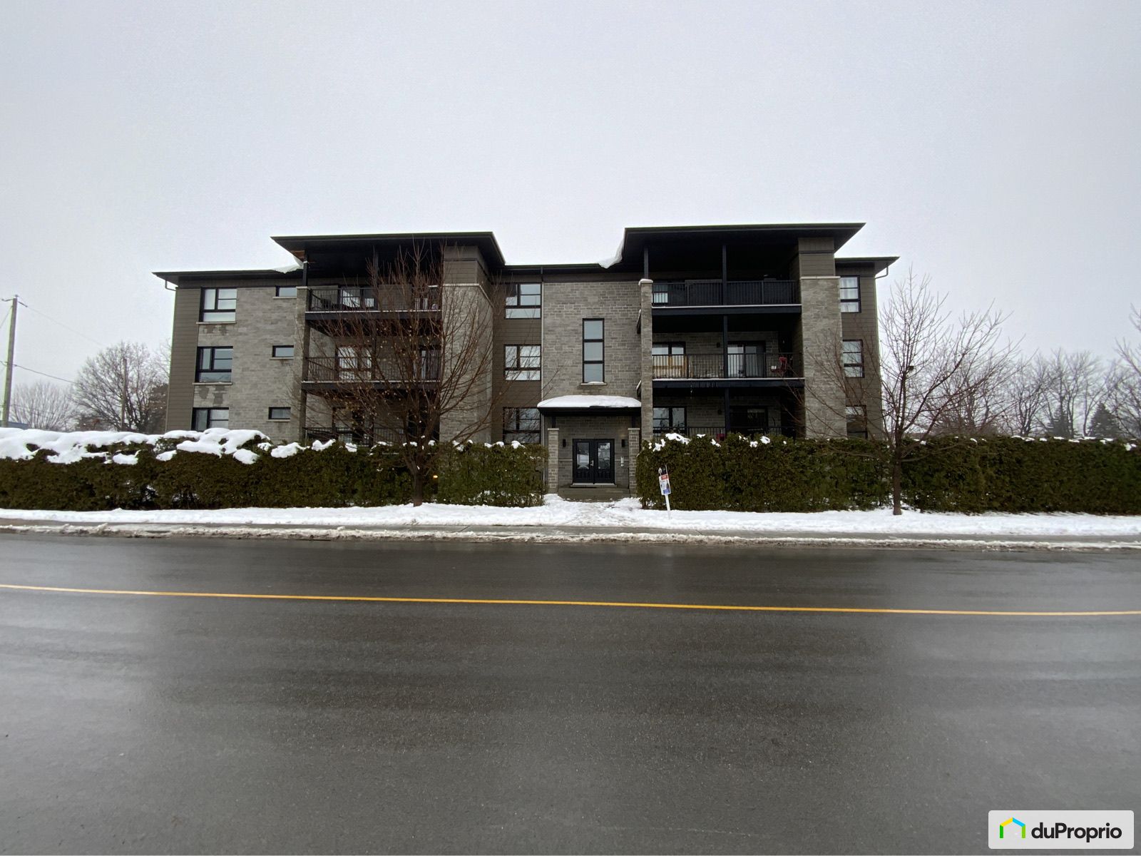 Condo à vendre DeuxMontagnes 2 chambres 1 salle de bain 1058372