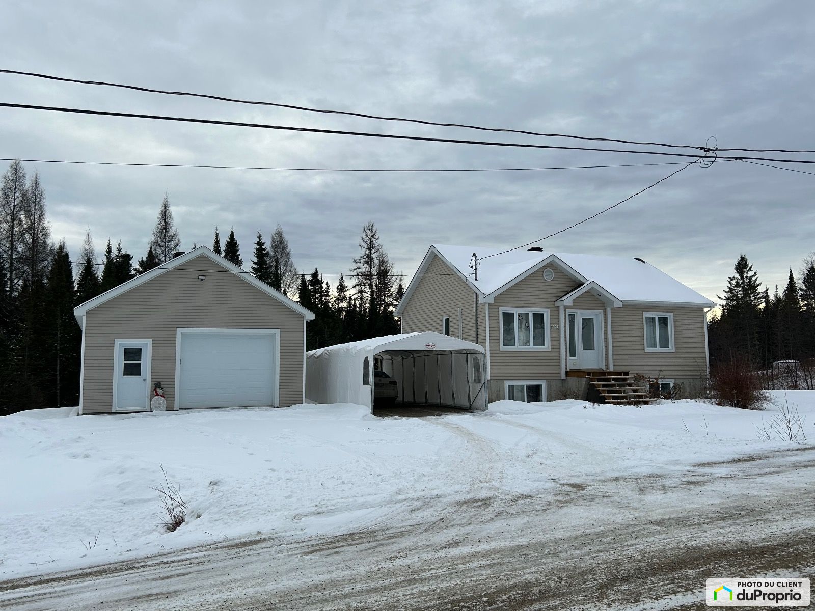 Bungalow à vendre MontLaurier 3 chambres 2 salles de bain 1059884