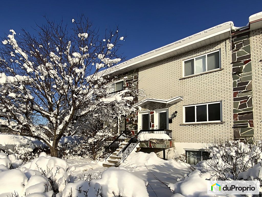 Triplex for sale Longueuil Vieux Longueuil 3 bedrooms 1060045