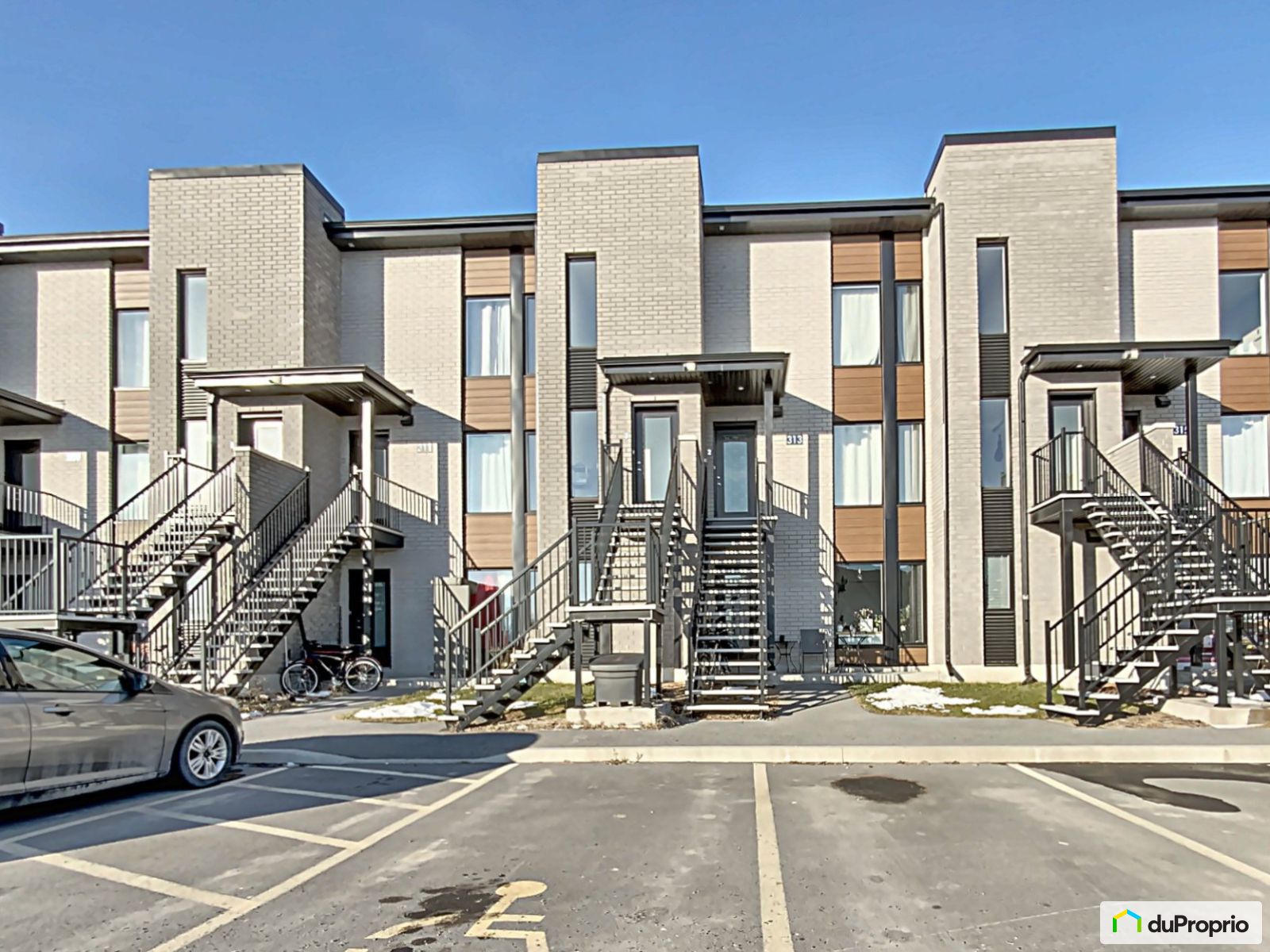 Triplex for sale Gatineau (Aylmer) 6 bedrooms 3 bathrooms 1060407