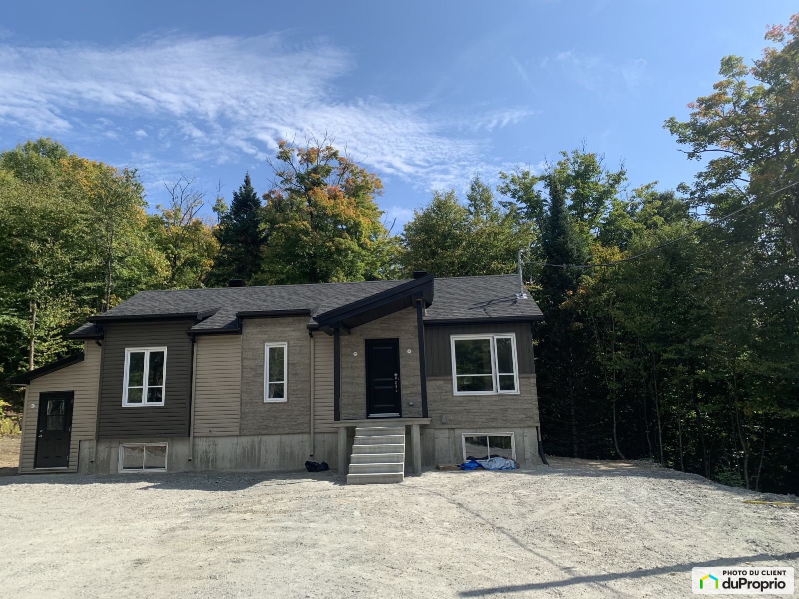 Bungalow neuf à vendre ValDesLacs 3 chambres 1 salle de bain 1061012