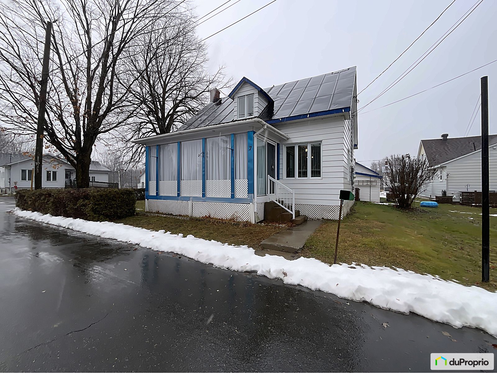 Maison à un étage et demi à vendre Pierreville 2 chambres 1061067