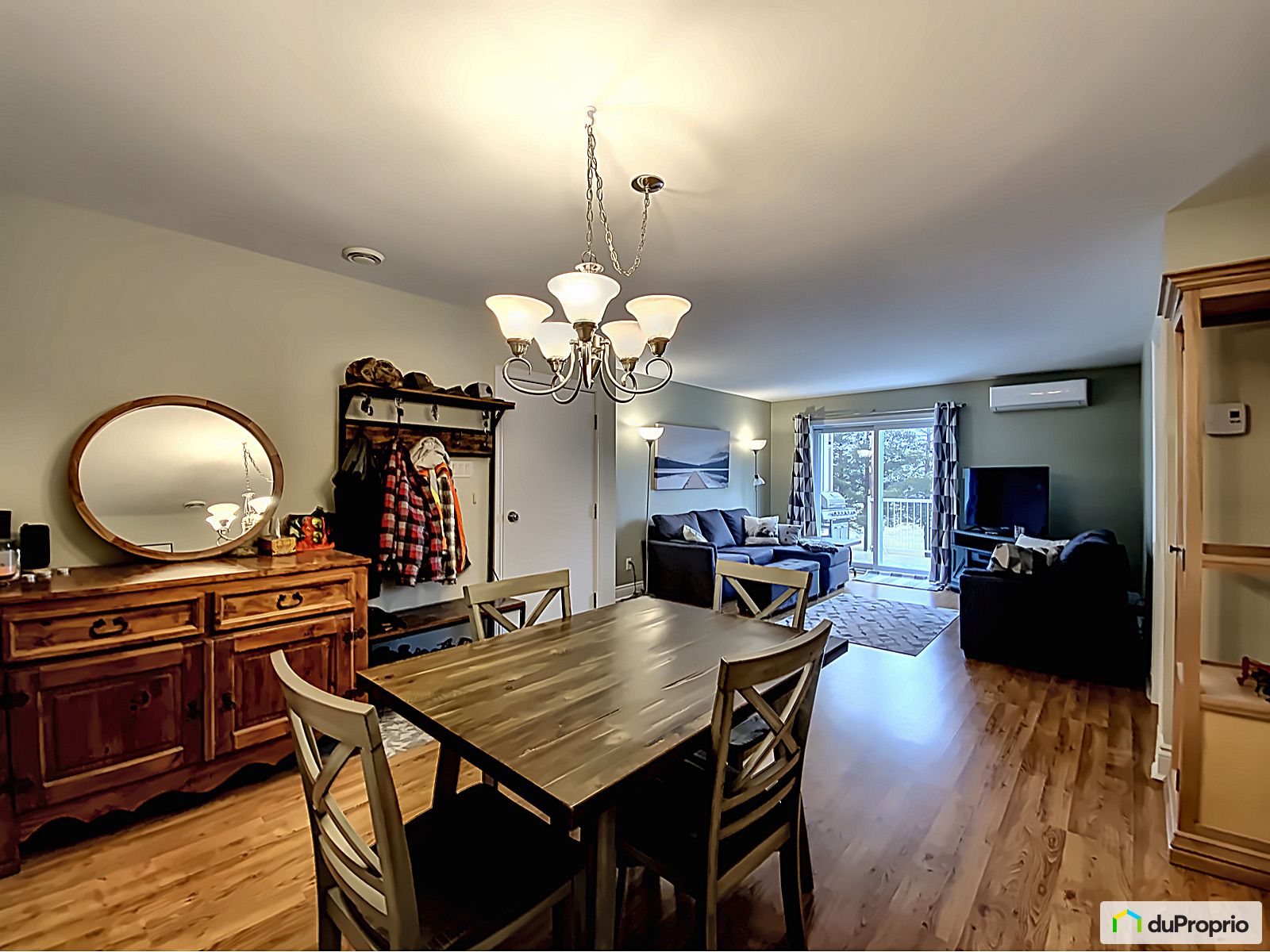 Condominium for sale StClet 2 bedrooms 1 bathroom 1061506