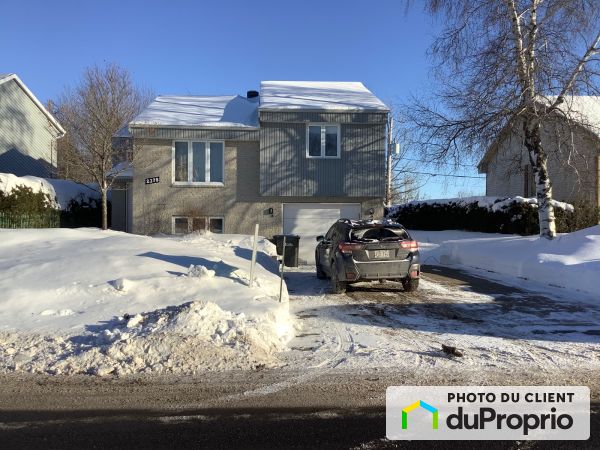 Winter Front - 2378 rue Beaumont, St-Romuald for sale