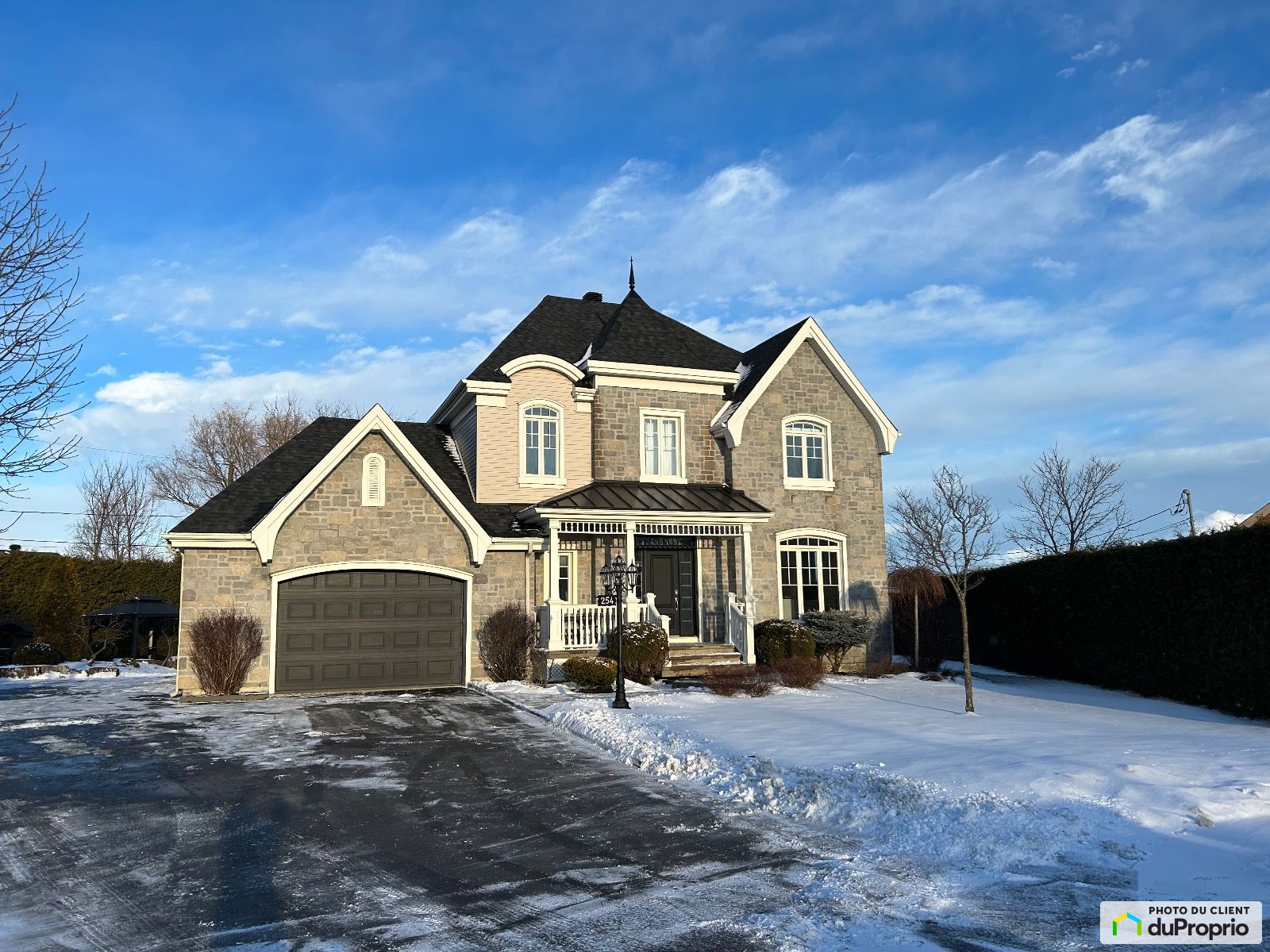 Maison 2 étages à vendre Napierville 5 chambres 1 salle de bain 1036006
