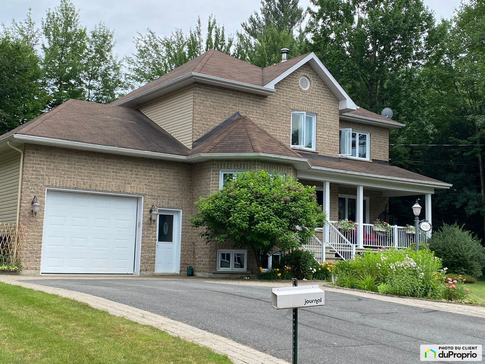 Maison 2 étages à vendre StCyrilleDeWendover 5 chambres 1054255