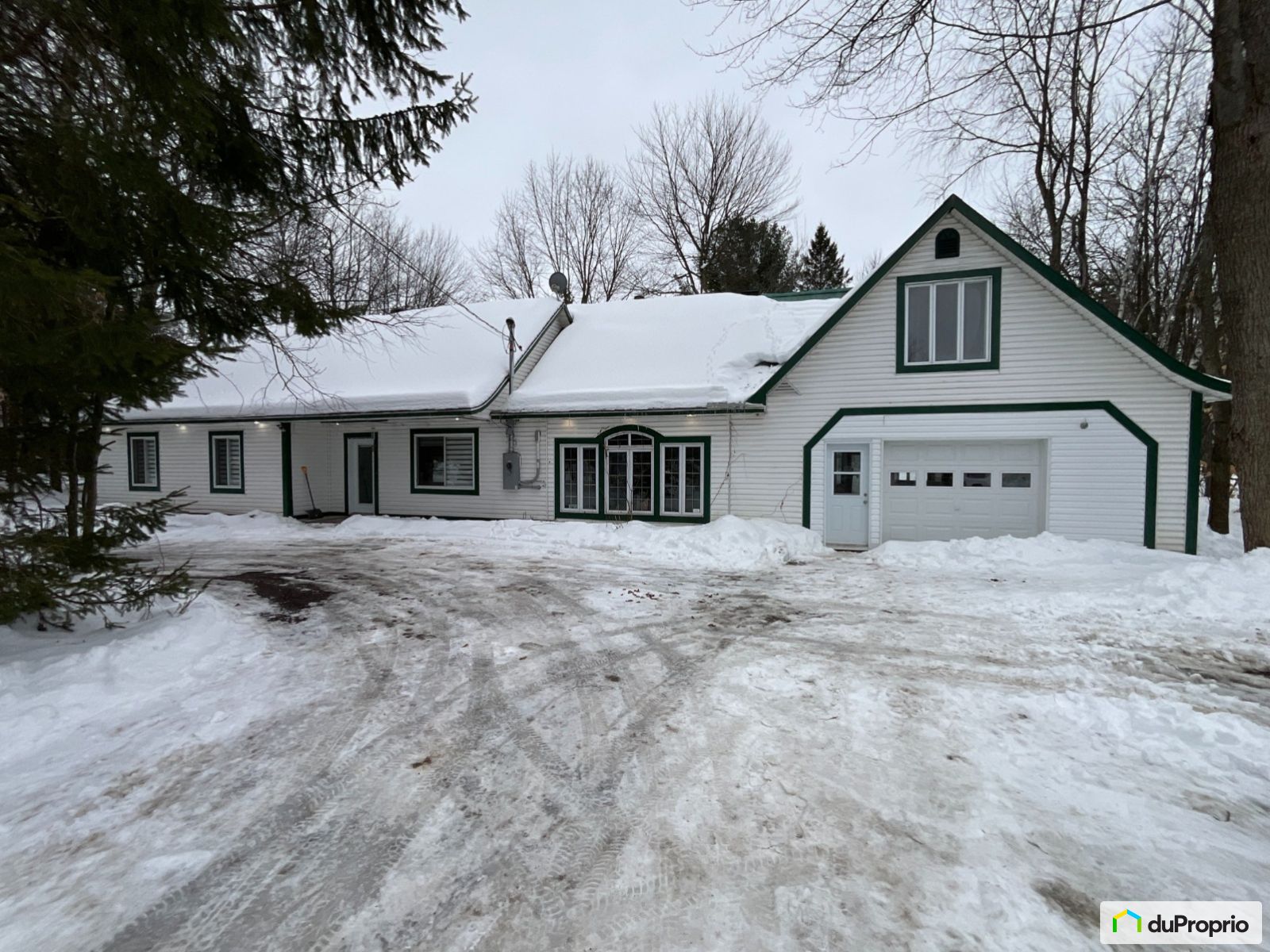 Maison bigénération à vendre Lavaltrie 3 chambres 2 salles de bain