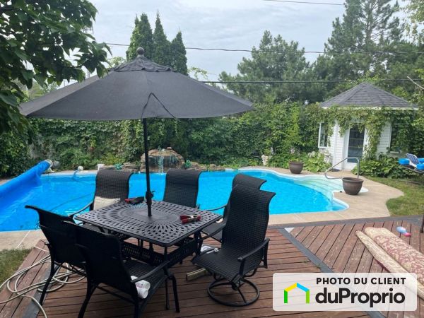 Pool - 42 rue de l&#39;Oeillet, St-Constant for sale