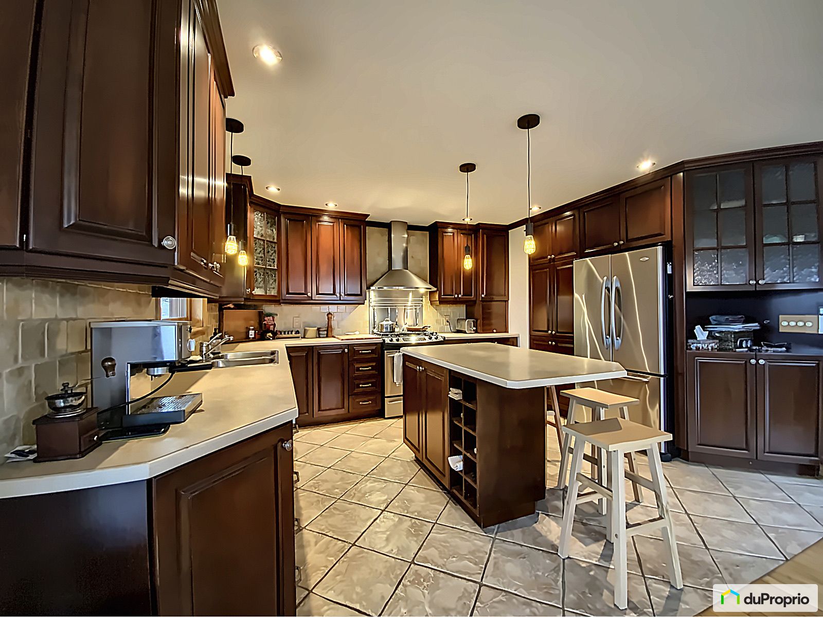 Maison 2 étages à vendre StJeansurRichelieu (StJeansurRichelieu