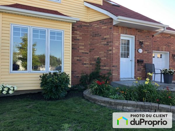 Summer Front - 1792 rue Ducharme, Chambly for sale