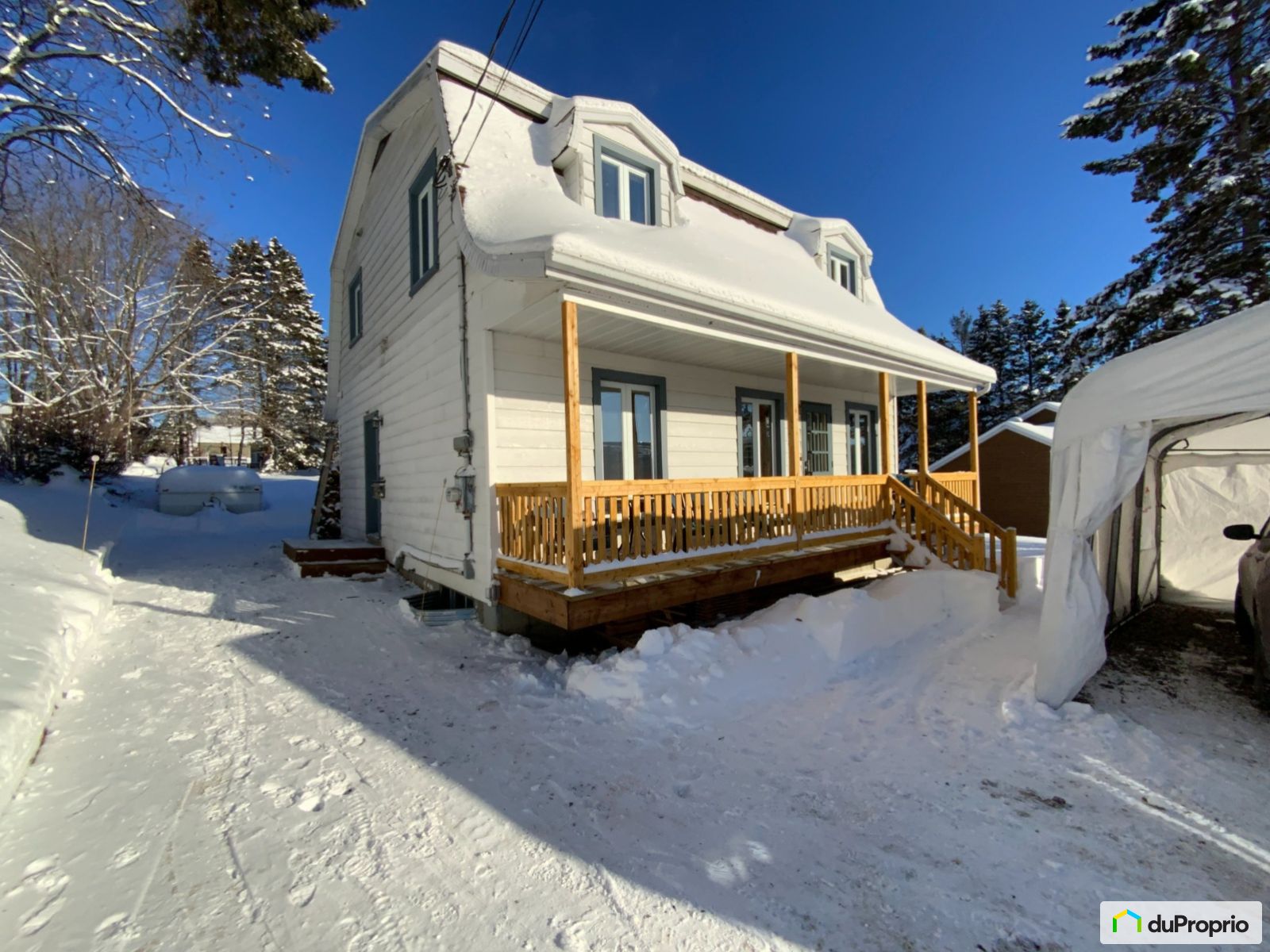 Maison 2 étages à vendre SteBrigitteDeLaval 4 chambres 1062198