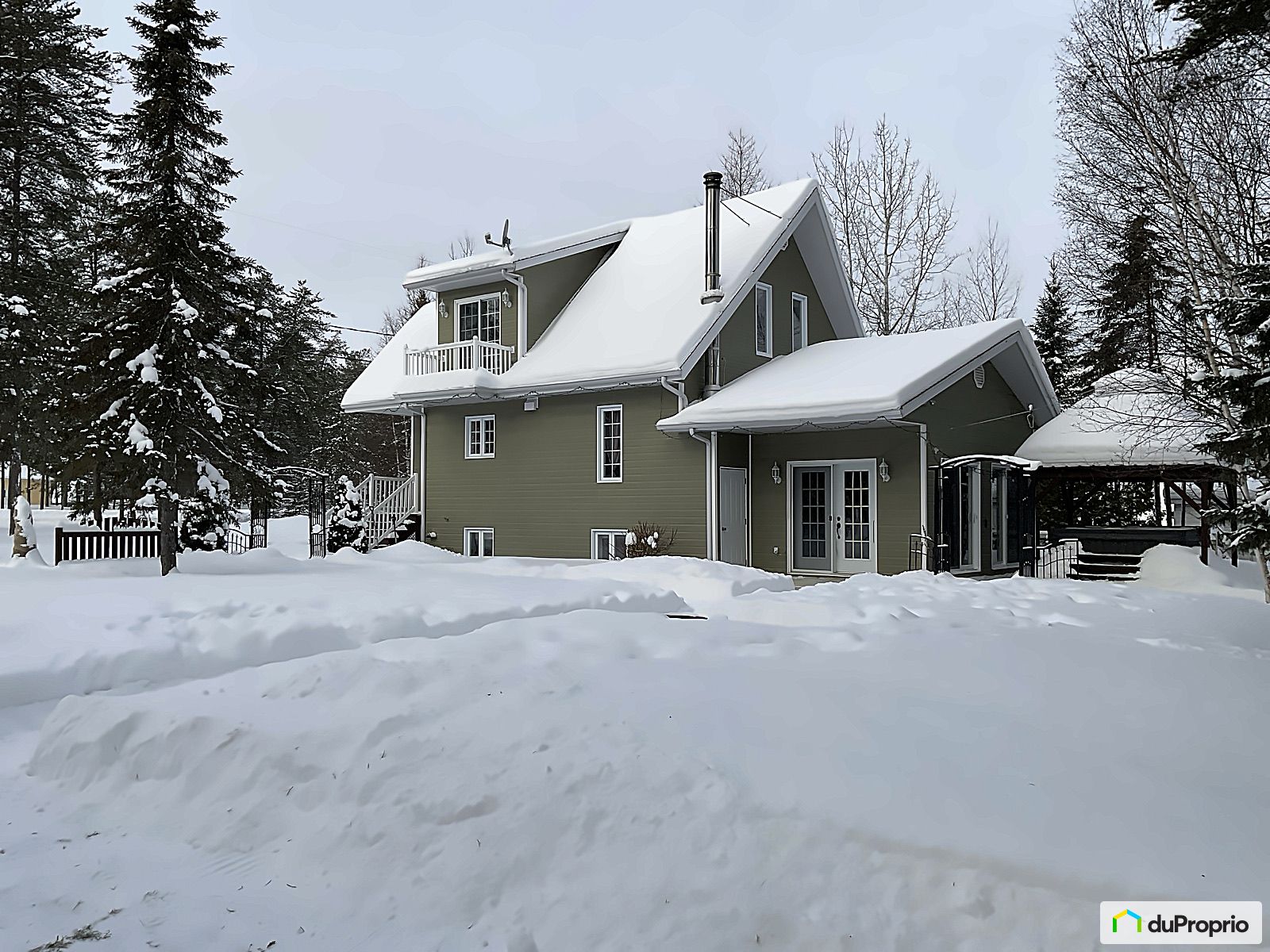 Maison 2 étages à vendre StHonoreDeChicoutimi 4 chambres 1062616