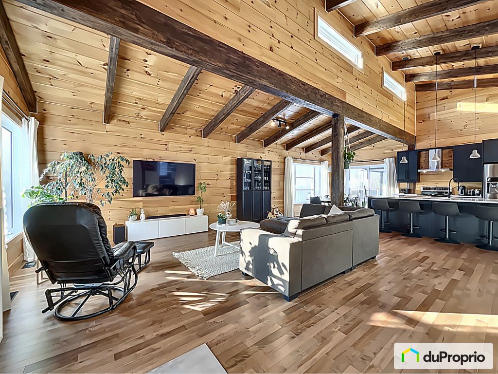 Condos, maisons à vendre, East Farnham