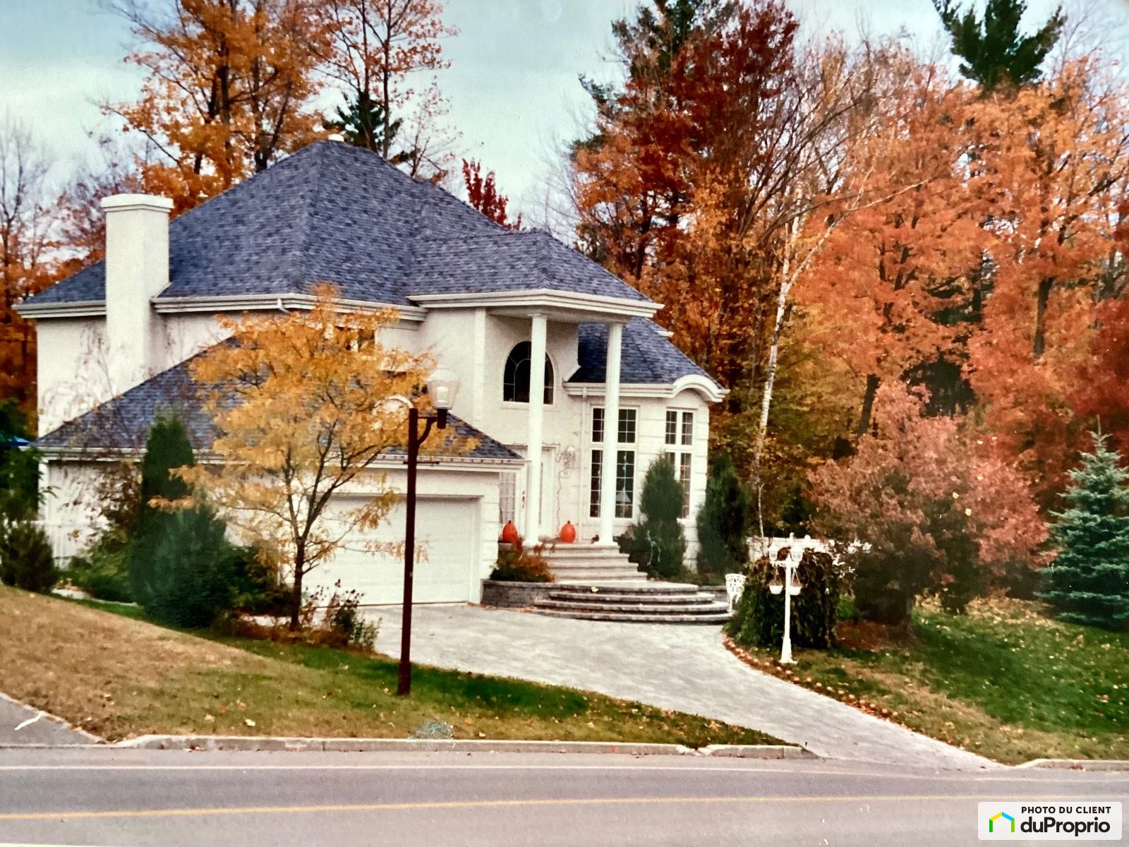 Maison 2 étages à vendre Blainville 5 chambres 2 salles de bain 1044577