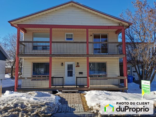 Winter Front - 458-464, 18e Rue Ouest, St-Georges for sale