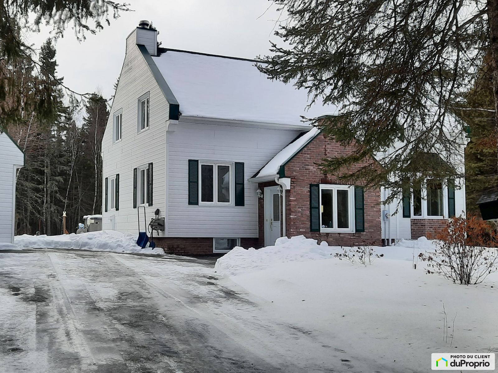 Maison à un étage et demi à vendre Macamic 5 chambres 1 salle de bain