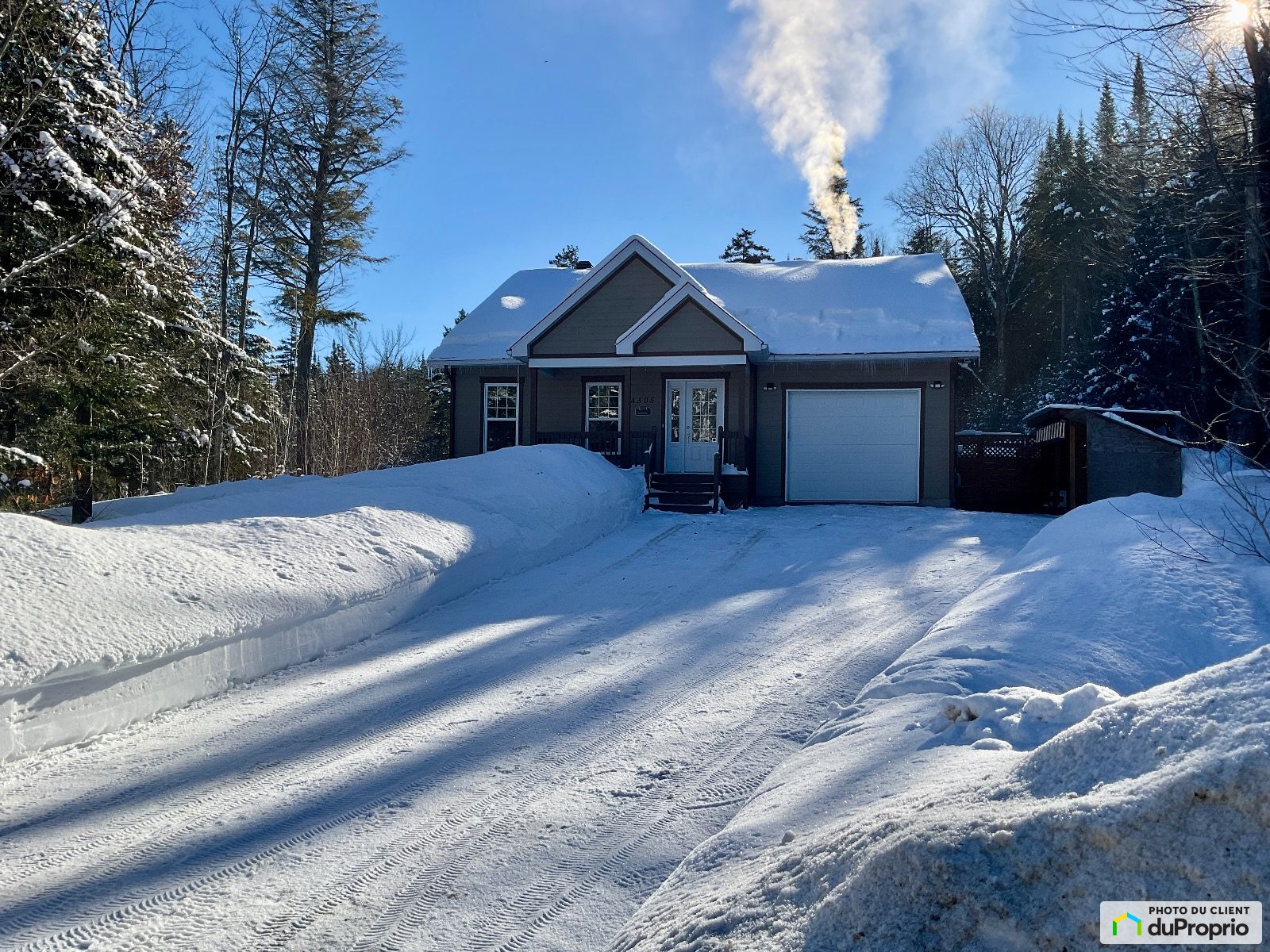 Bungalow à vendre ValMorin 4 chambres 2 salles de bain 1053641