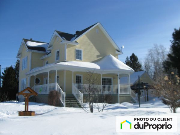 7069, rue du Centre, Jonquière (Lac-Kénogami) à vendre