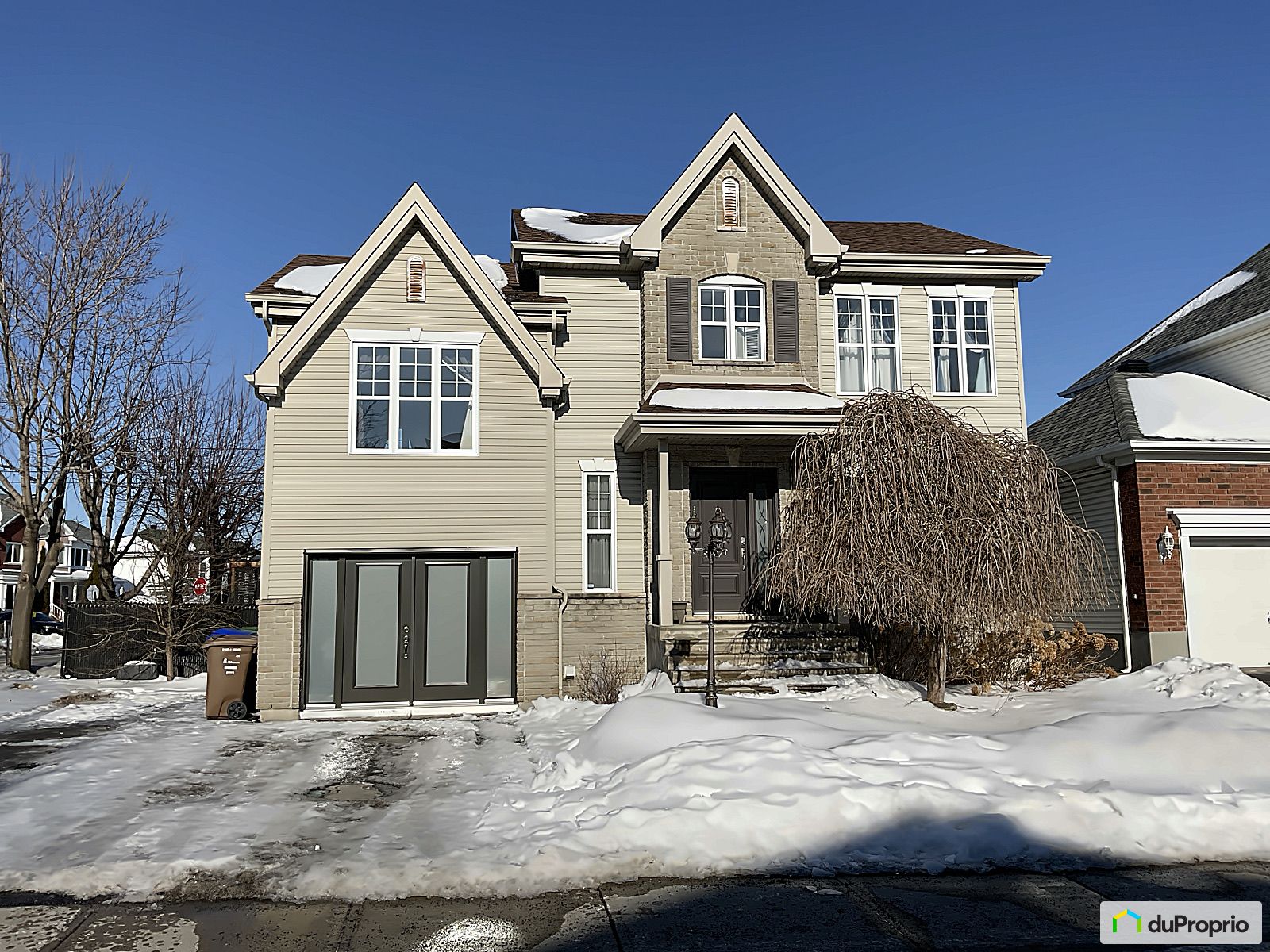 Maison 2 étages à vendre SteJulie 5 chambres 2 salles de bain 1062738