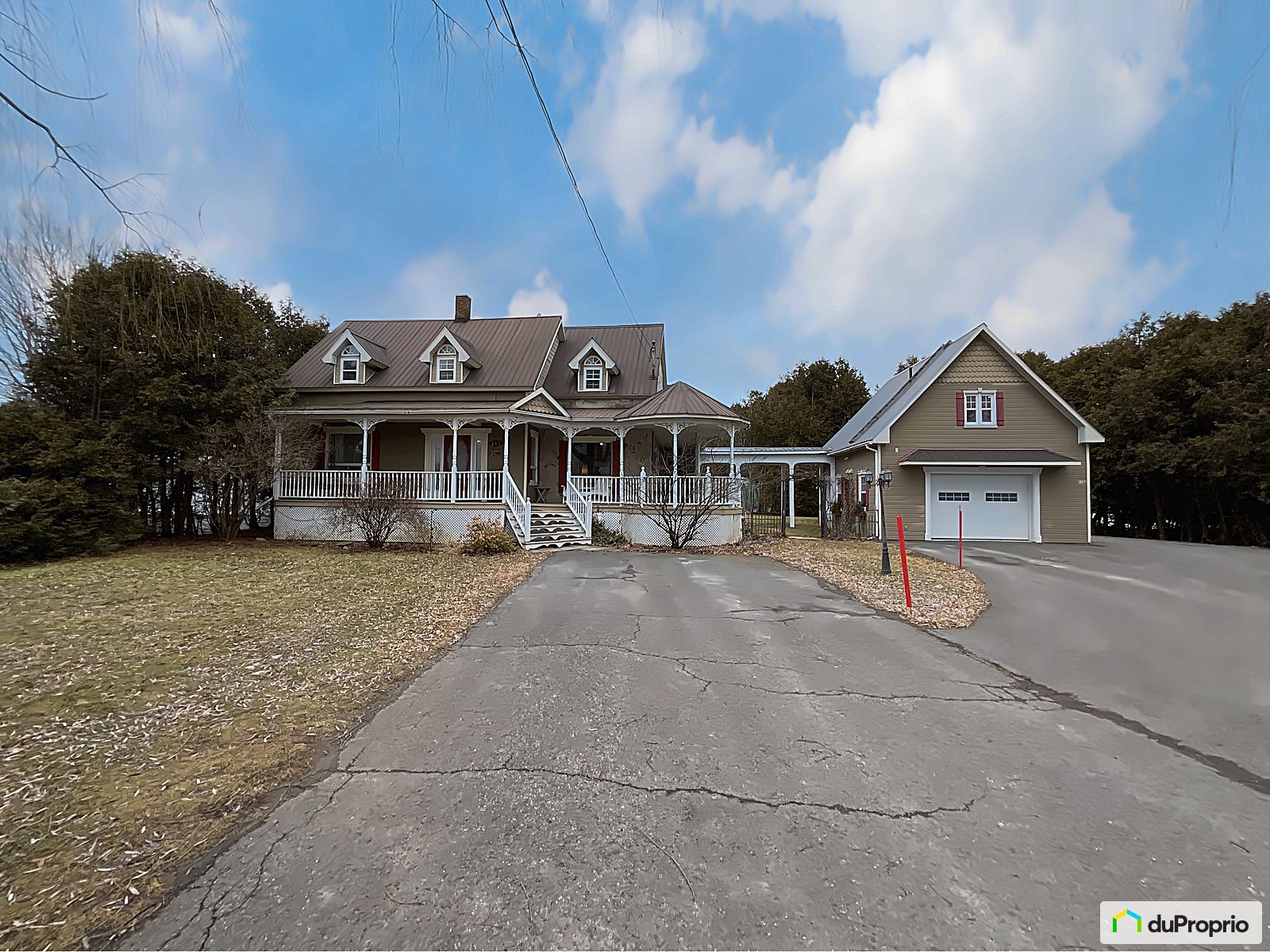 Maison à un étage et demi à vendre Lacolle 4 chambres 3 salles de bain