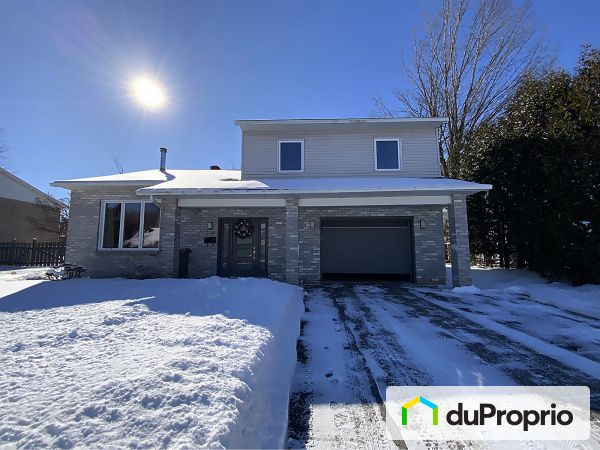 Front Yard - 2040 rue Sainte-Marie, St-Lazare for sale