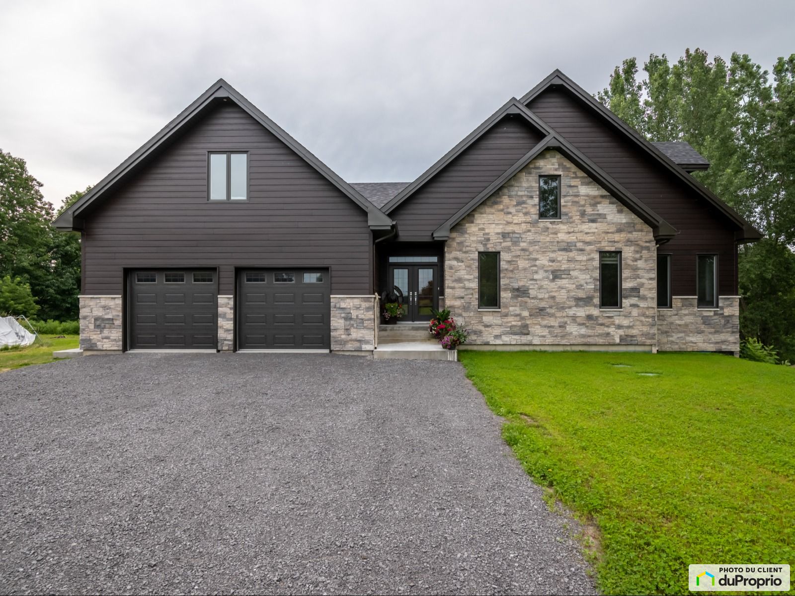Maison bigénération à vendre Champlain 3 chambres 2 salles de bain