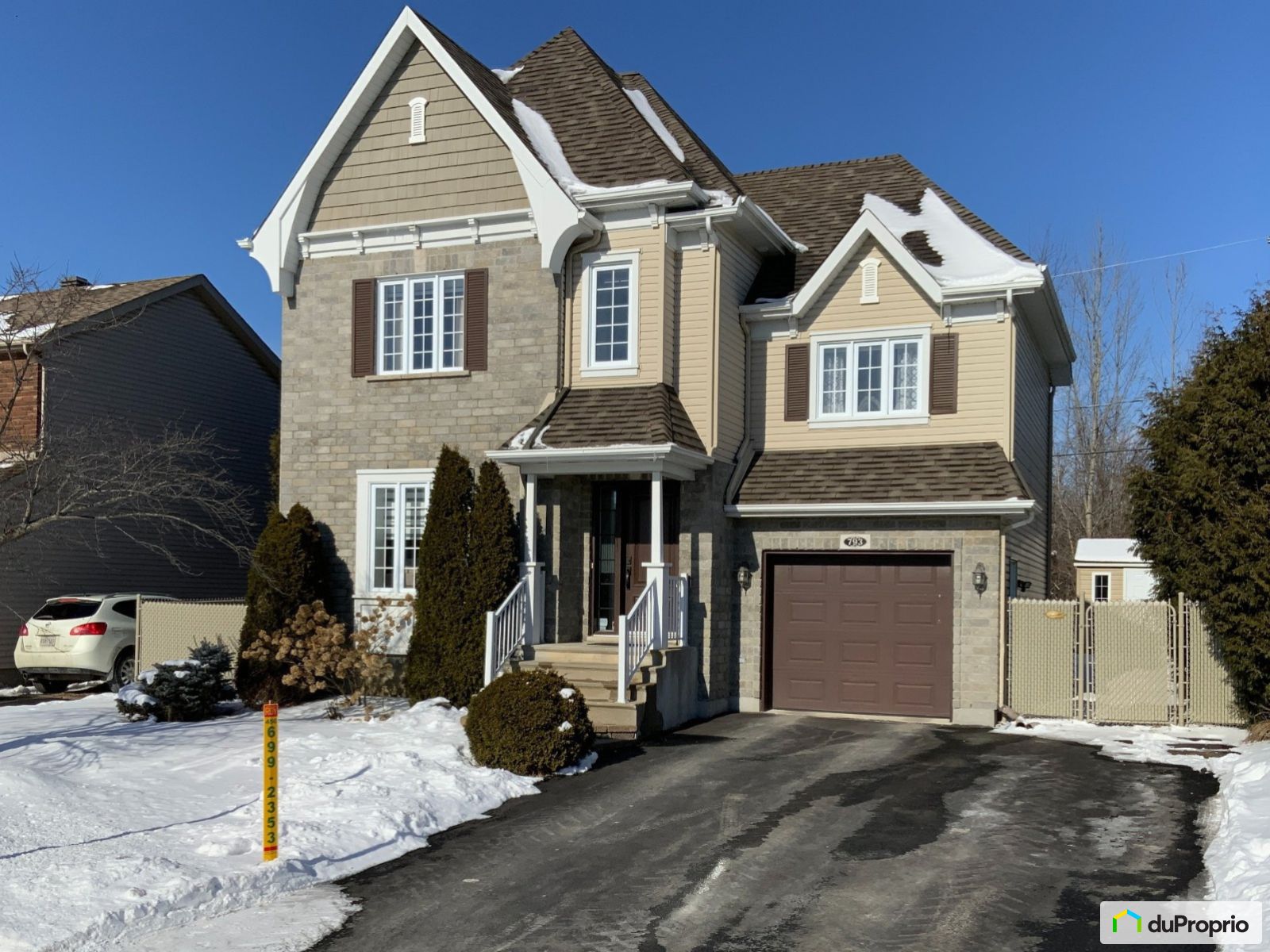 Maison 2 étages à vendre Mercier 3 chambres 2 salles de bain 1065937