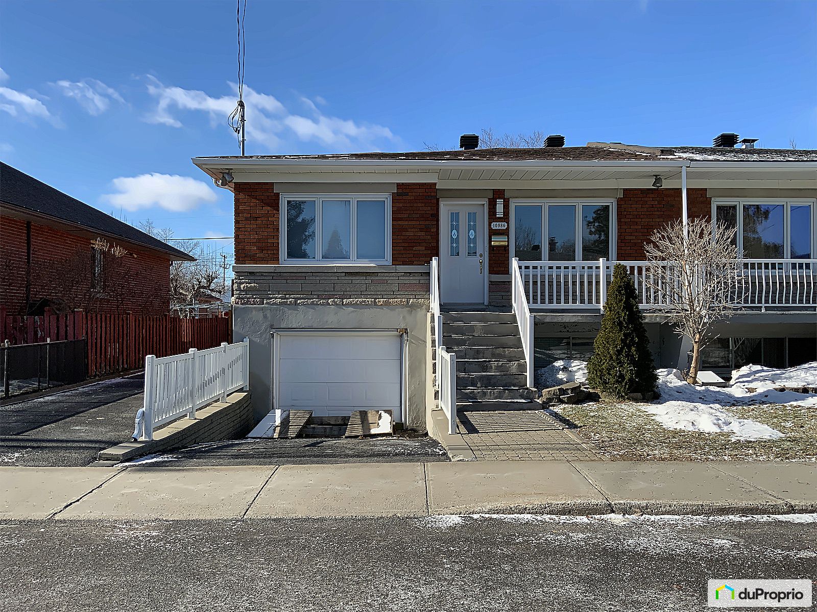 10986 Avenue Racette — photo 1