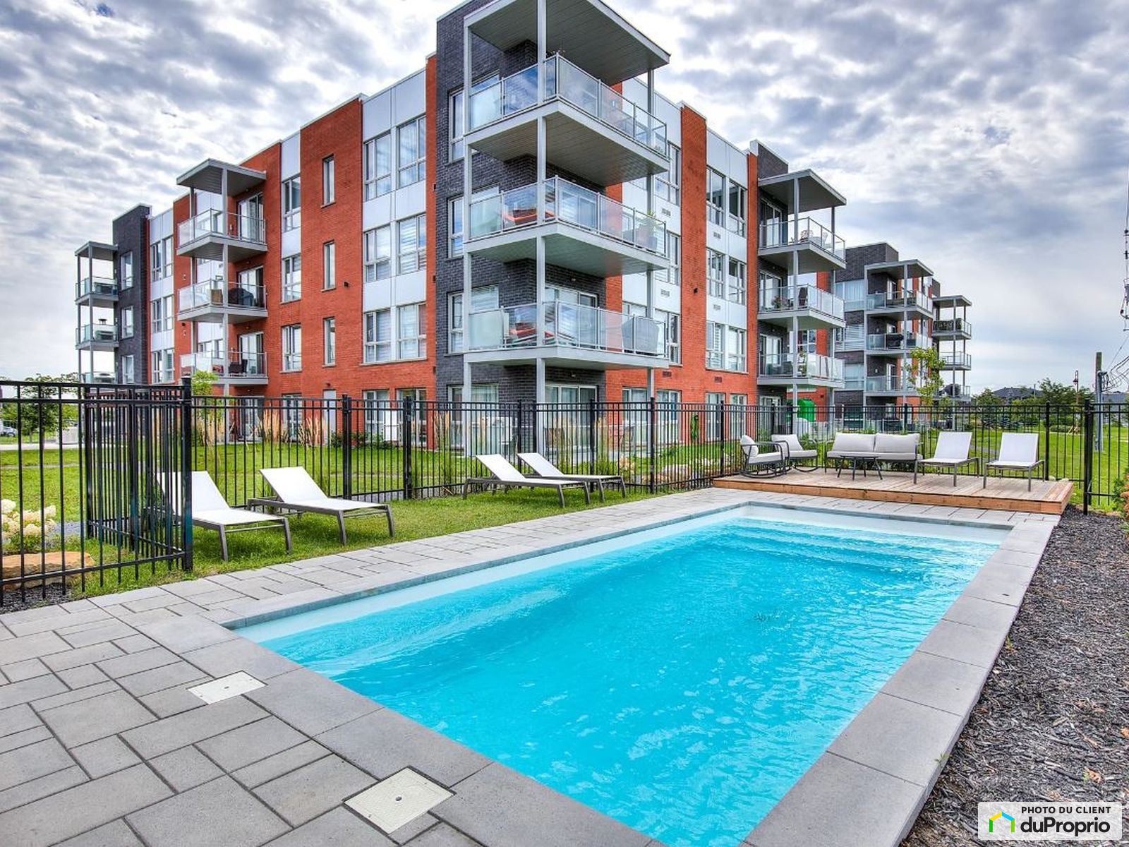 Condo Neuf à Vendre Vaudreuil-Dorion 3 Chambres 2 Salles De Bain #1067360