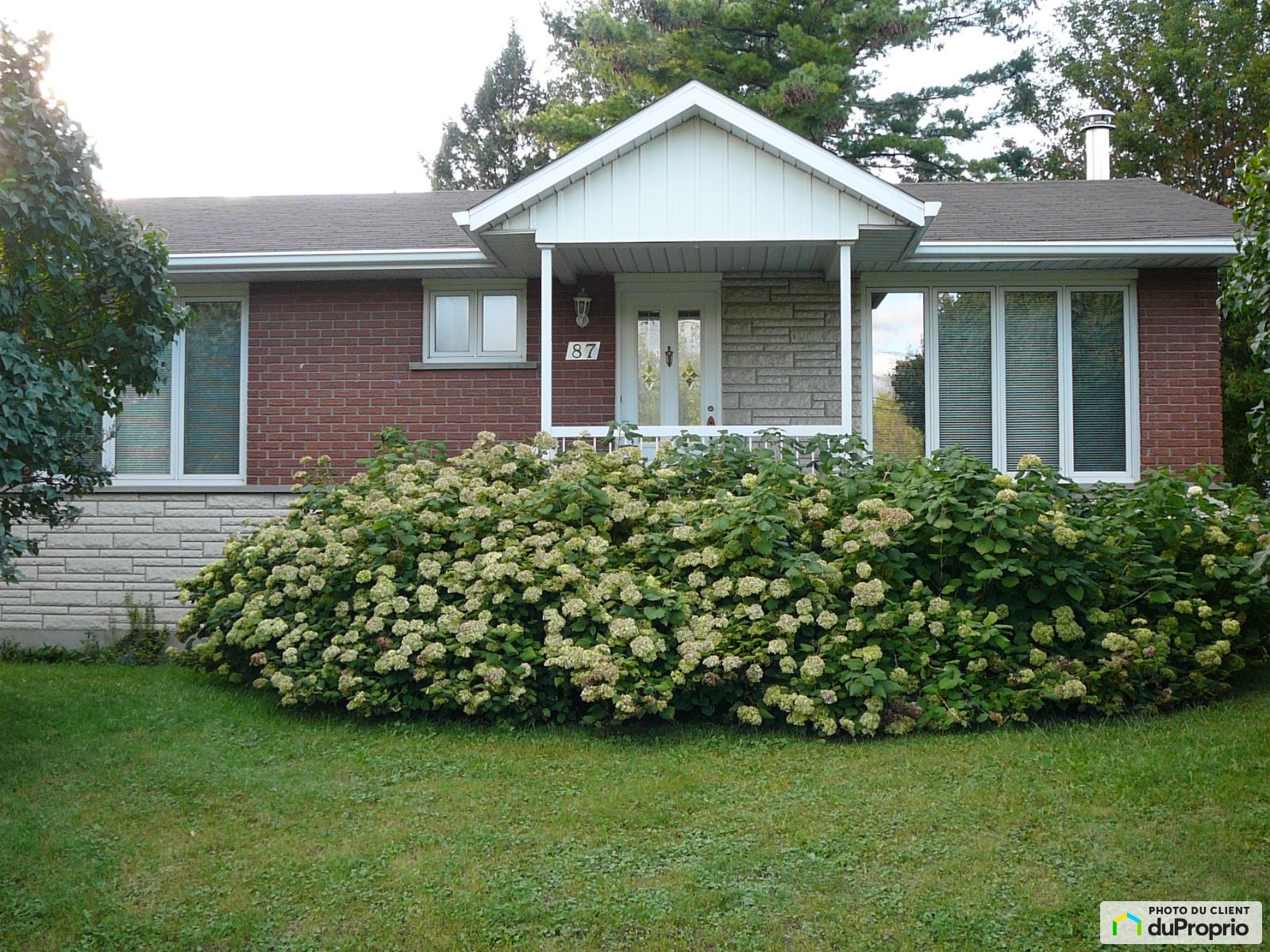 Bungalow for sale StConstant 5 bedrooms 2 bathrooms 1060312