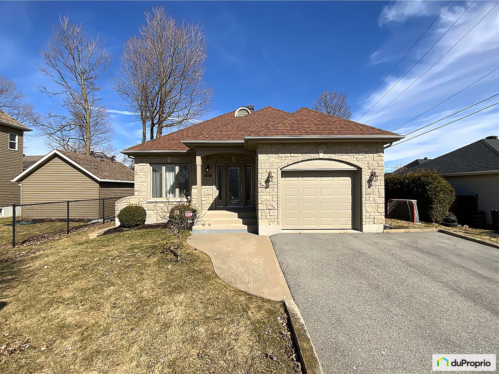 Bungalow à vendre StRémi 2 chambres 1 salle de bain 1067730