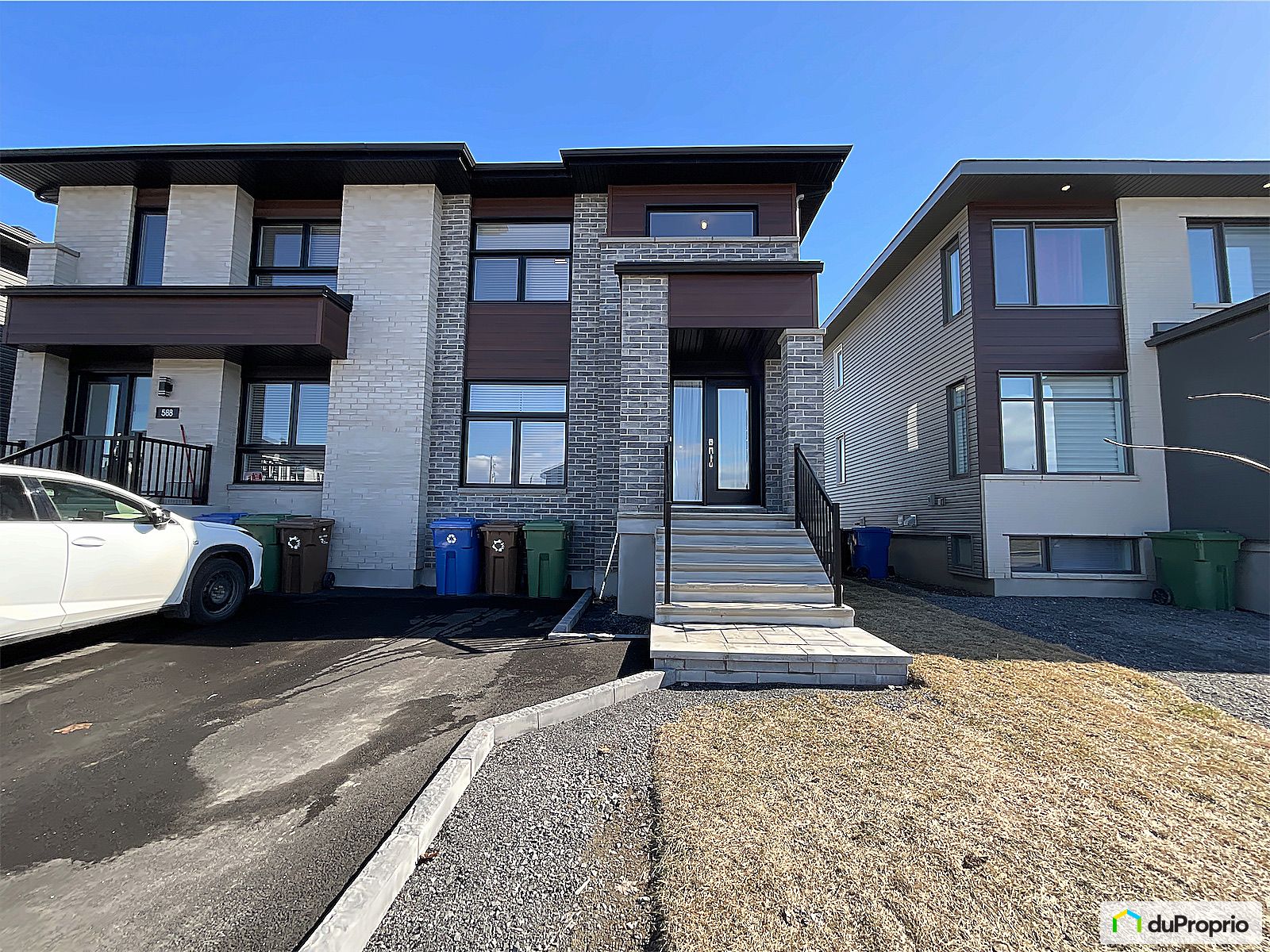 584 Allee De La Roseraie — photo 1