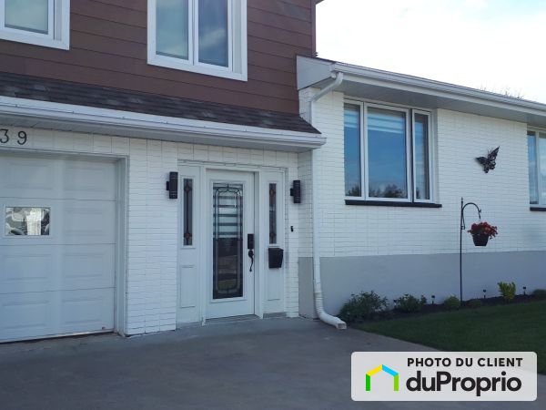 Summer Front - 739 rue Plante, Roberval for sale
