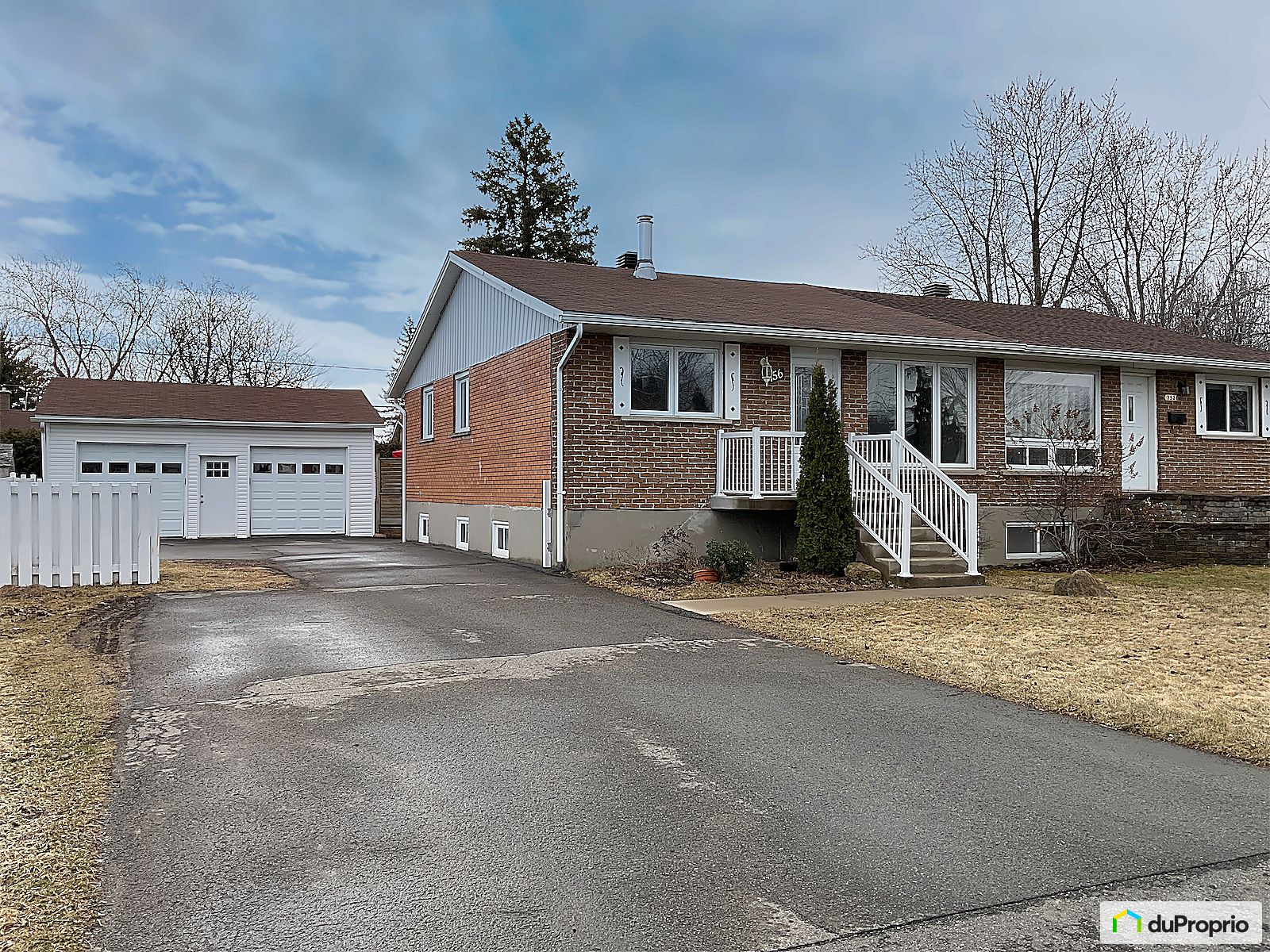 Semidetached for sale Boisbriand 4 bedrooms 2 bathrooms 1068391