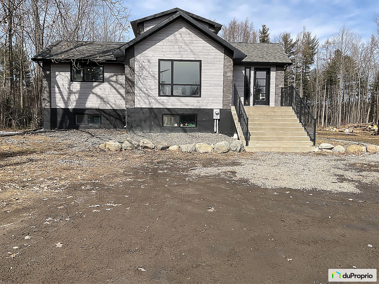 Duplex à vendre StLinLaurentides 3 chambres 2 salles de bain 1068775