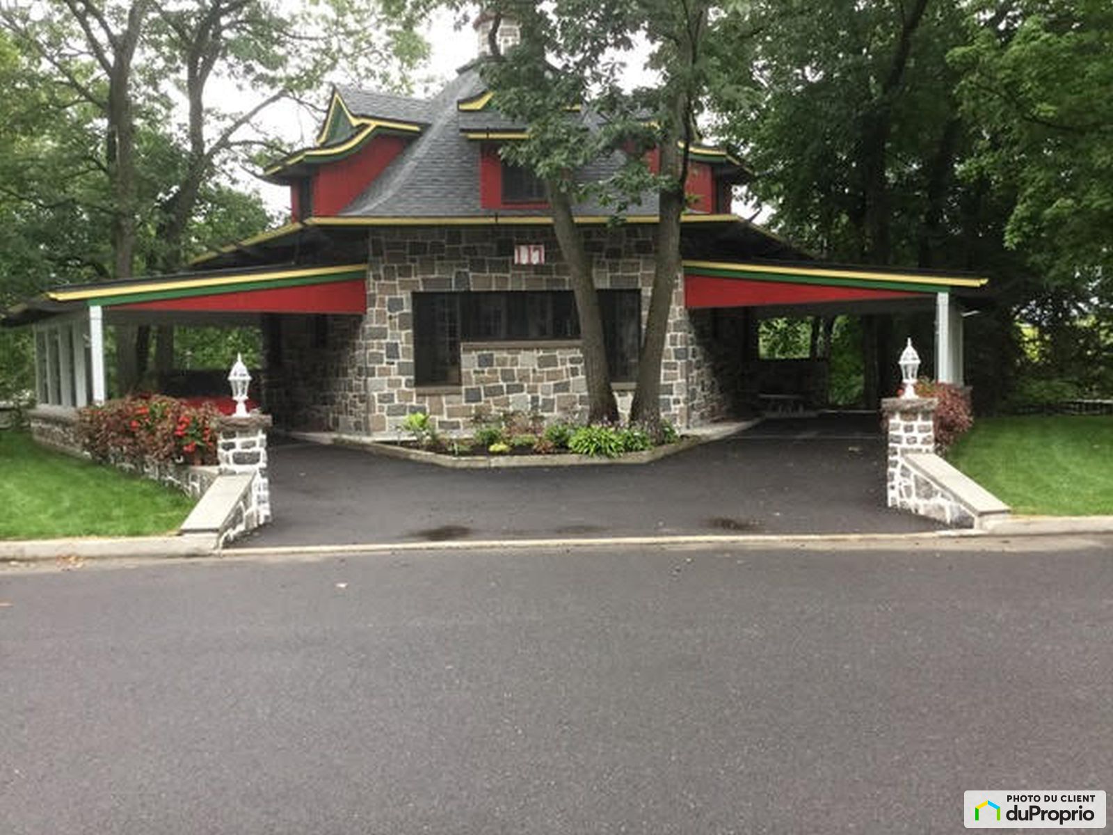 Intergenerational home for sale StNicolas 3 bedrooms 1068824