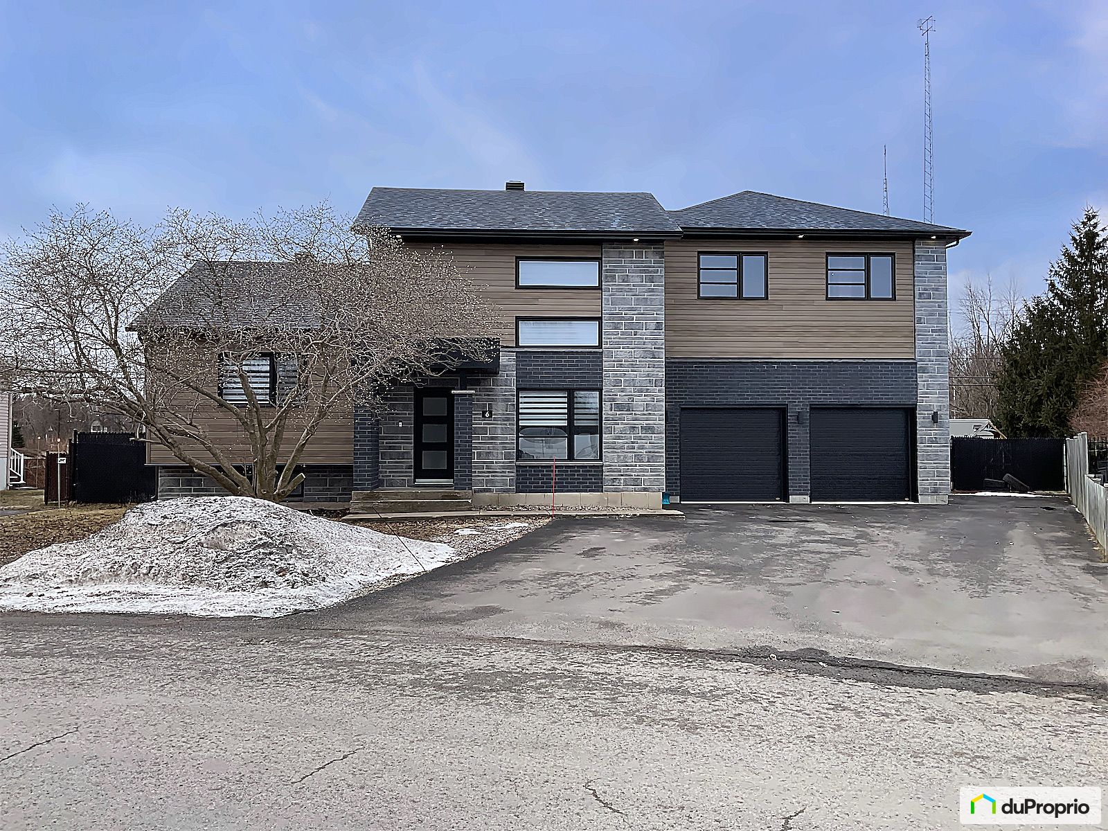 Maison 2 étages à vendre Lanoraie 4 chambres 2 salles de bain 1069021