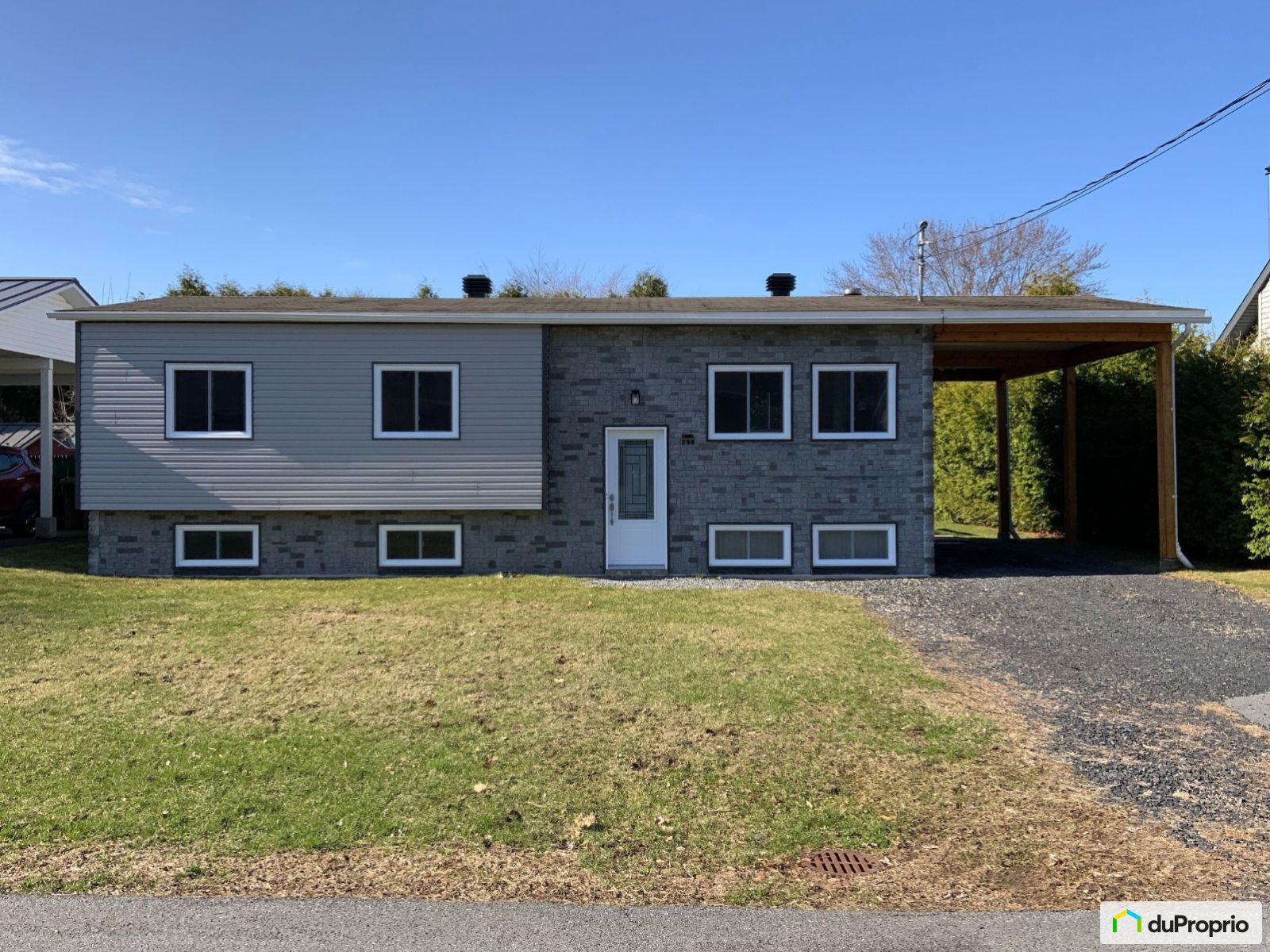 Bungalow à vendre Contrecoeur 4 chambres 1 salle de bain 1006995