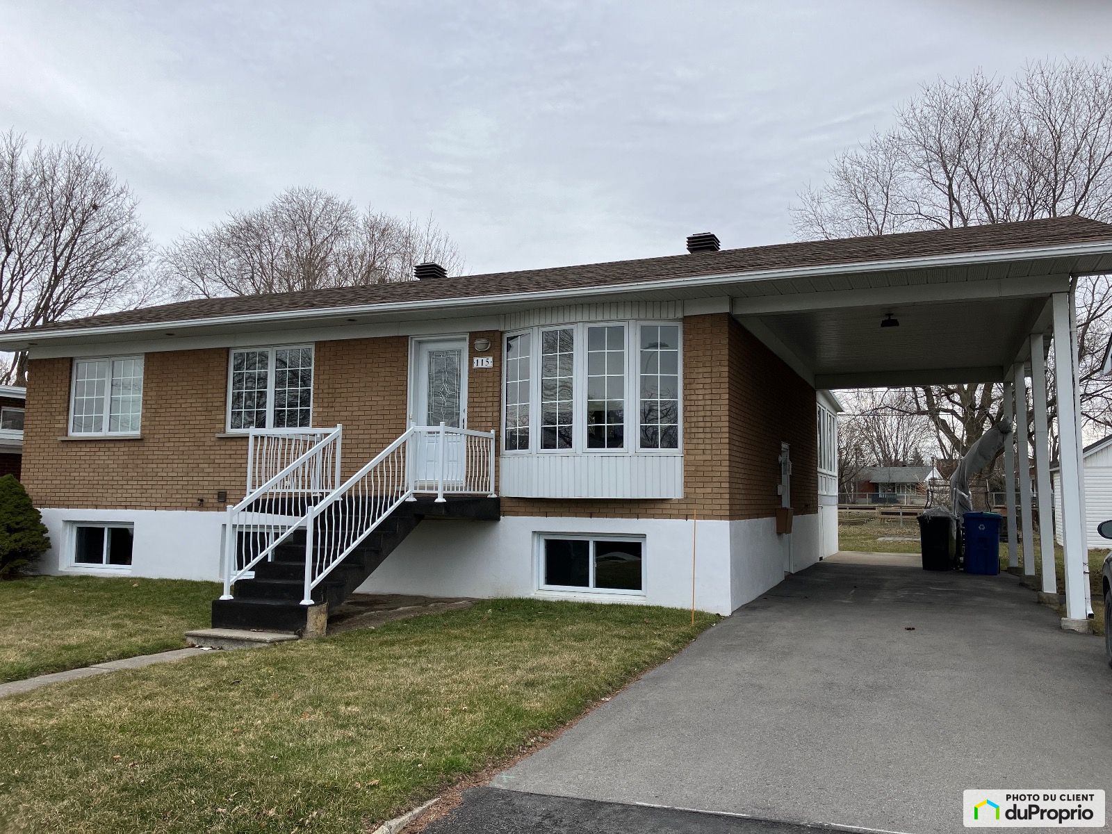 Bungalow for sale La Prairie 4 bedrooms 2 bathrooms 1064910