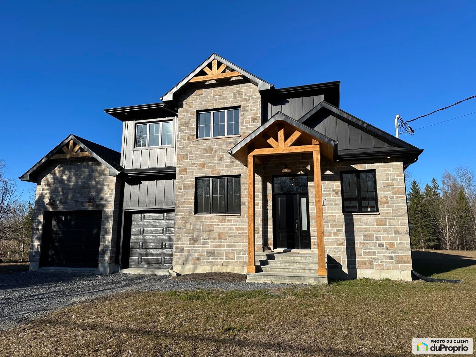 Maison 2 étages à vendre StStanislasDeKostka 4 chambres 1065117
