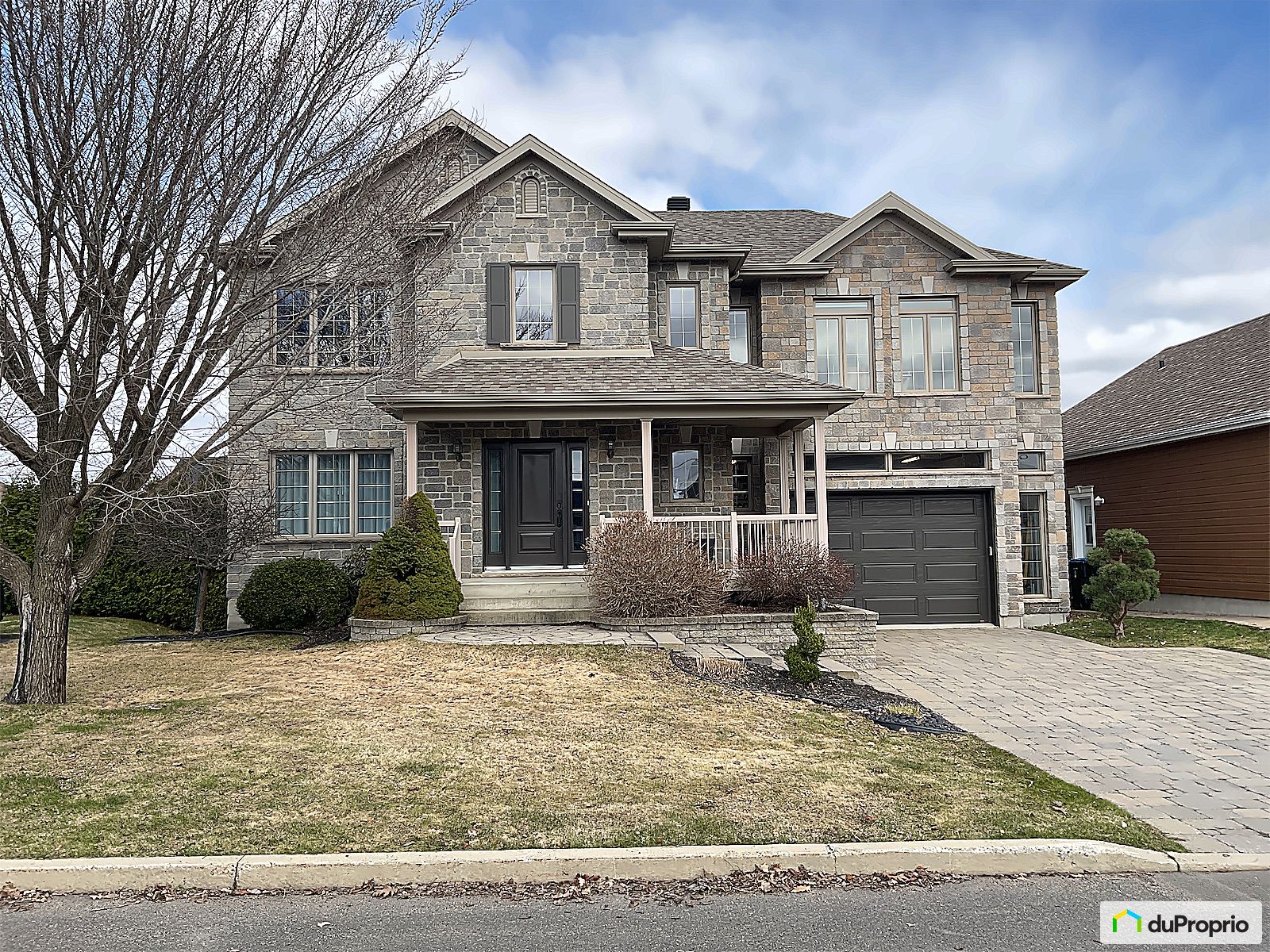 Maison 2 étages à vendre StJeanChrysostome 5 chambres 1066922