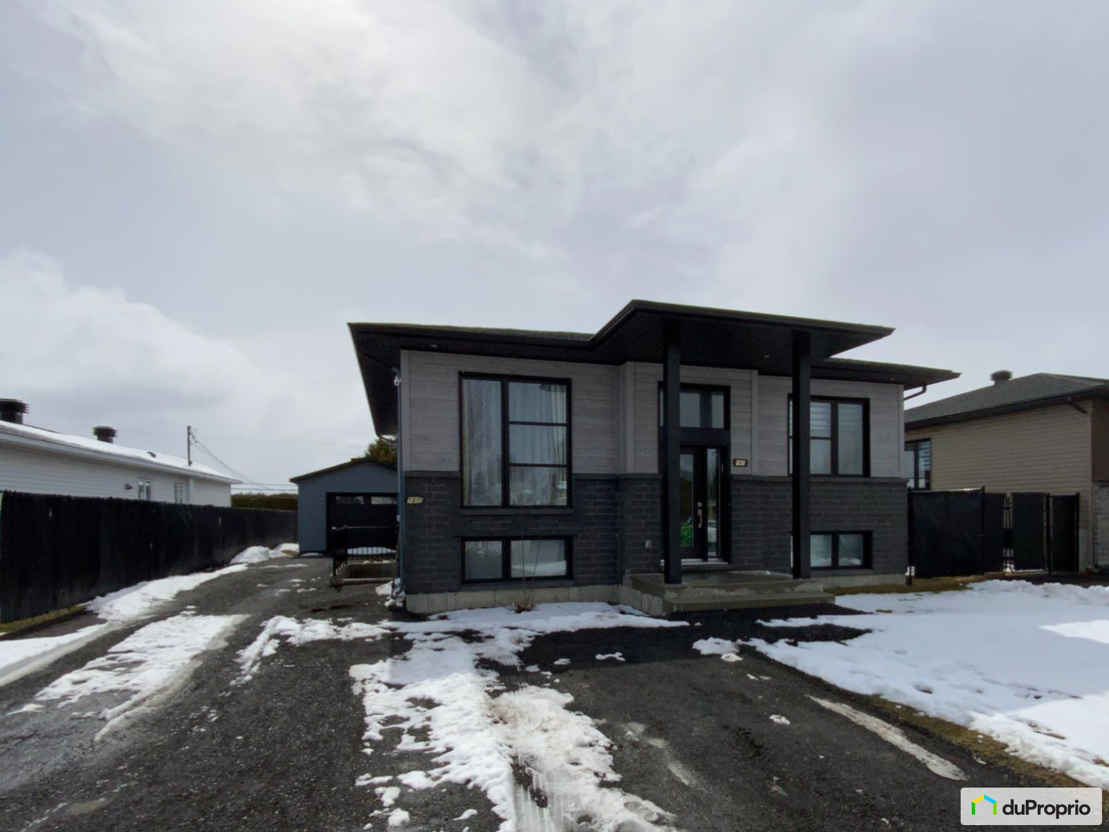 Maison bigénération à vendre Marieville 4 chambres 1069275