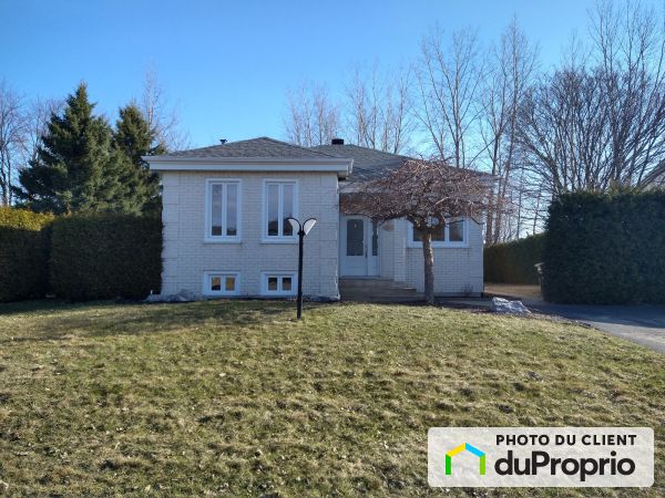 Summer Front - 1072 rue Clair, Drummondville (St-Nicéphore) for sale