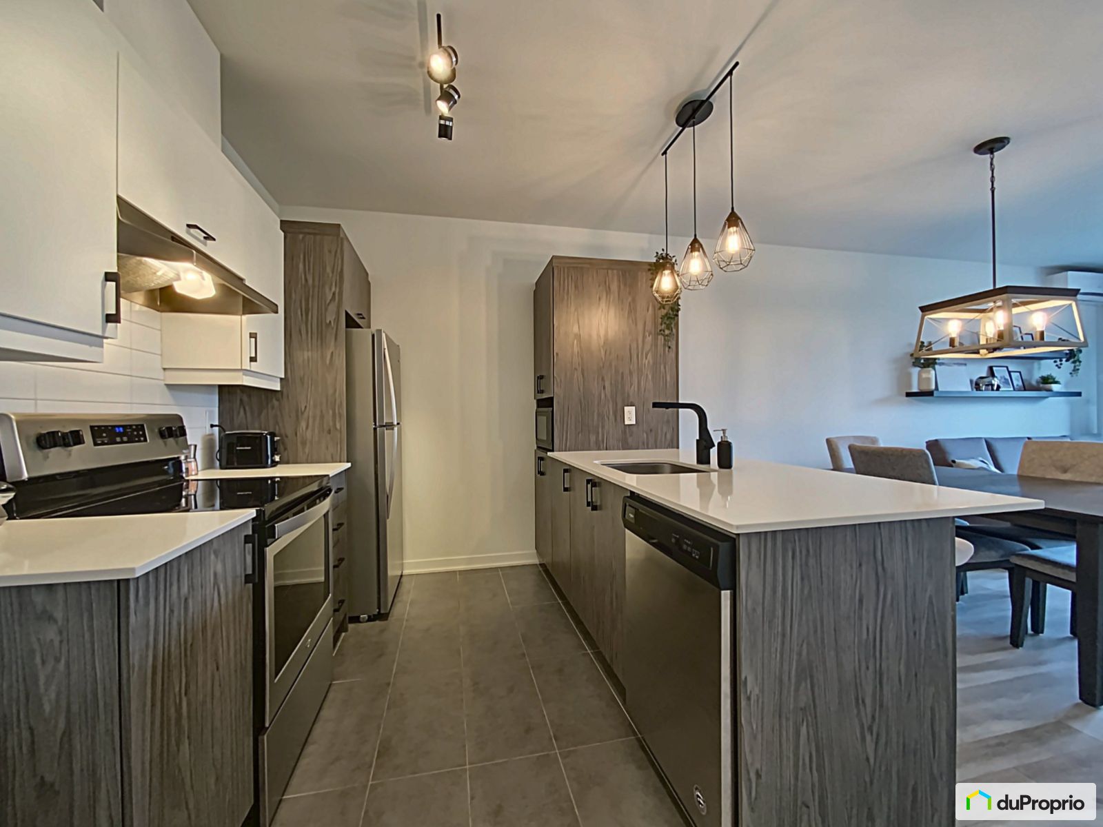 Condo à vendre Longueuil (VieuxLongueuil) 2 chambres 1070671