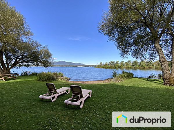 CS 303-261 rue Merry S, Magog for sale