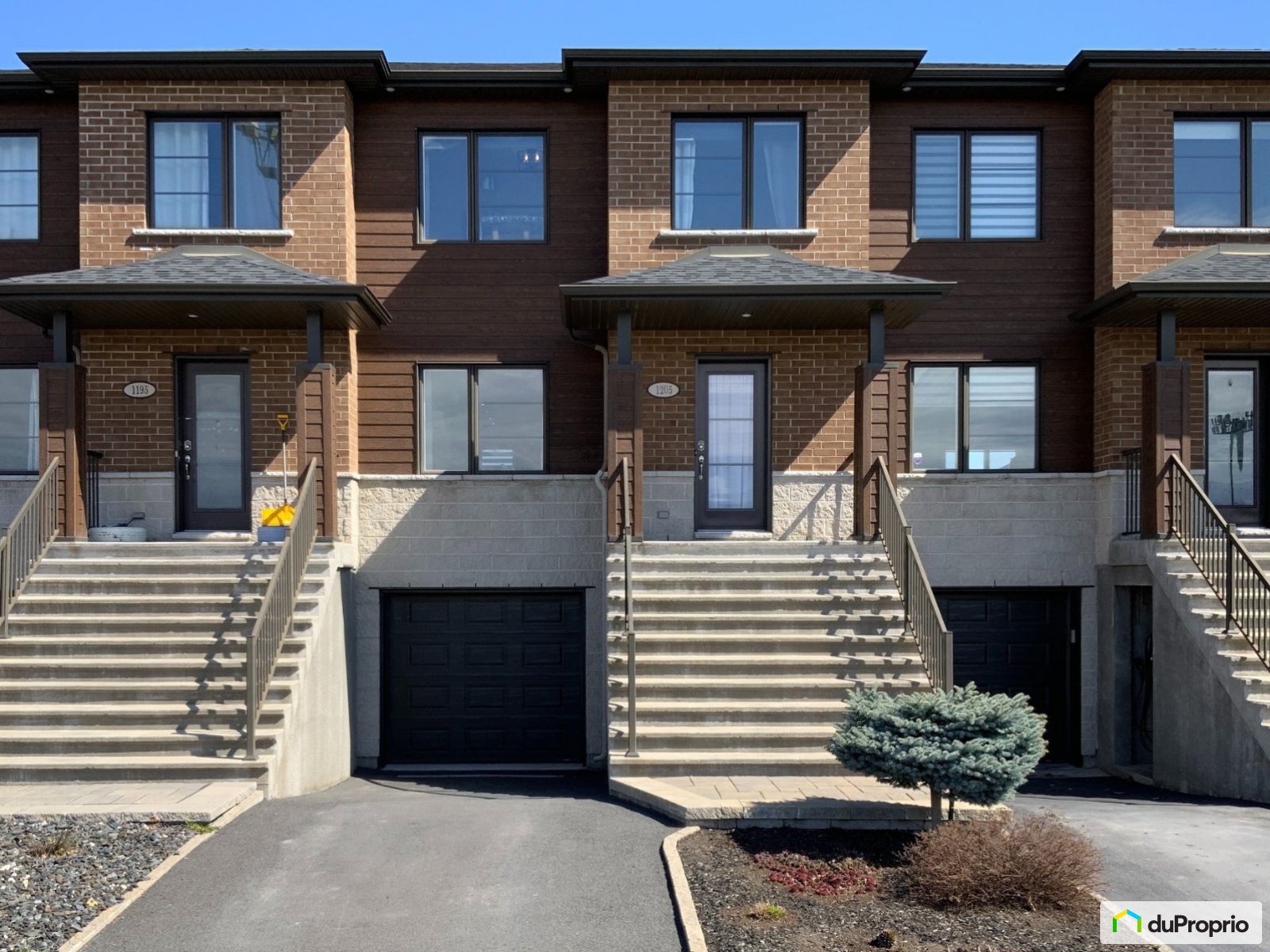 Maison en rangée / de ville à vendre Contrecoeur 2 chambres 1071787